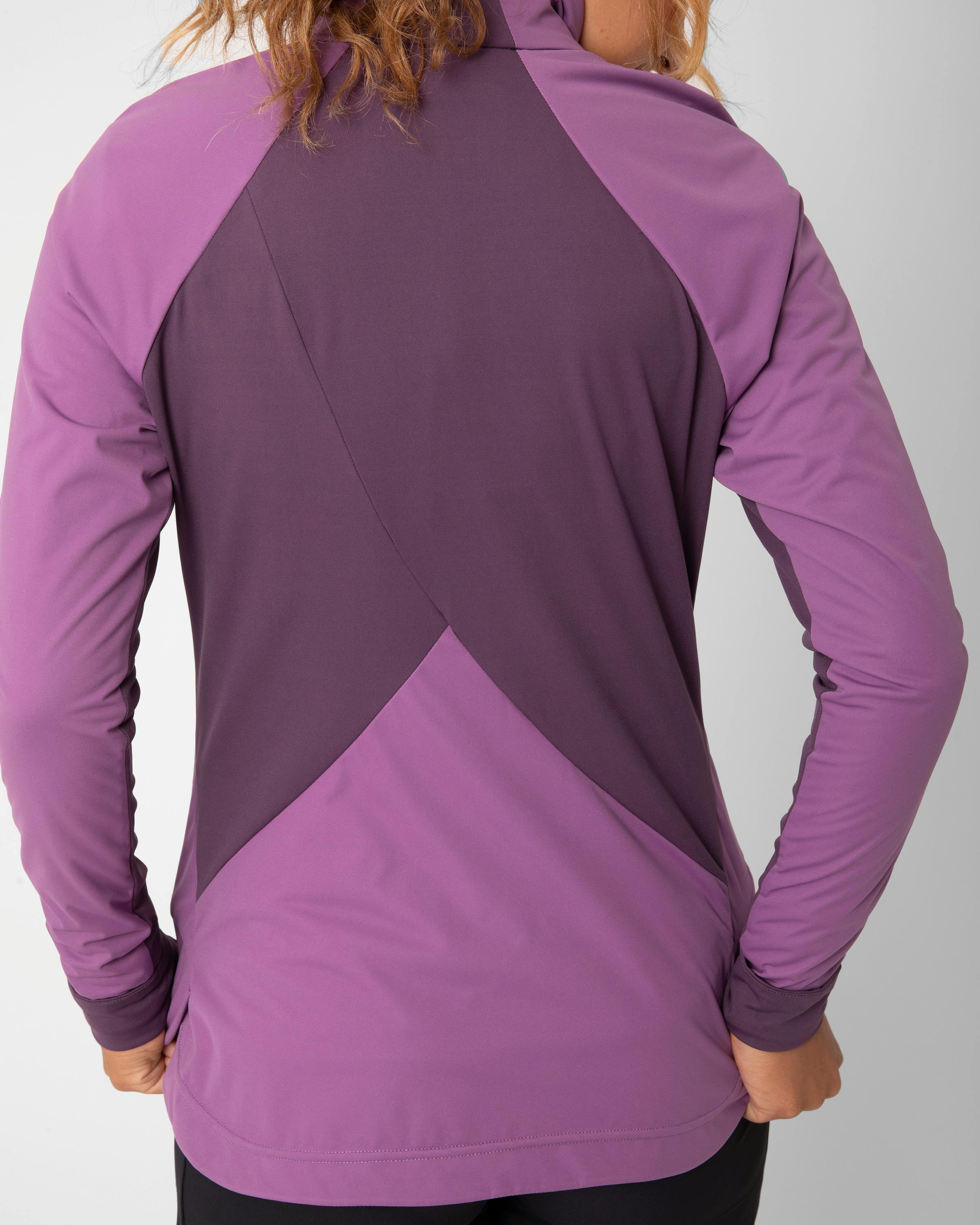 Eliana Windjacke tech_detail image