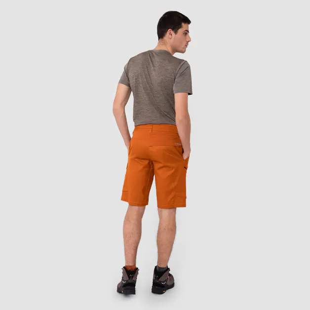Puez Hemp Shorts Cargo Homme on_body image