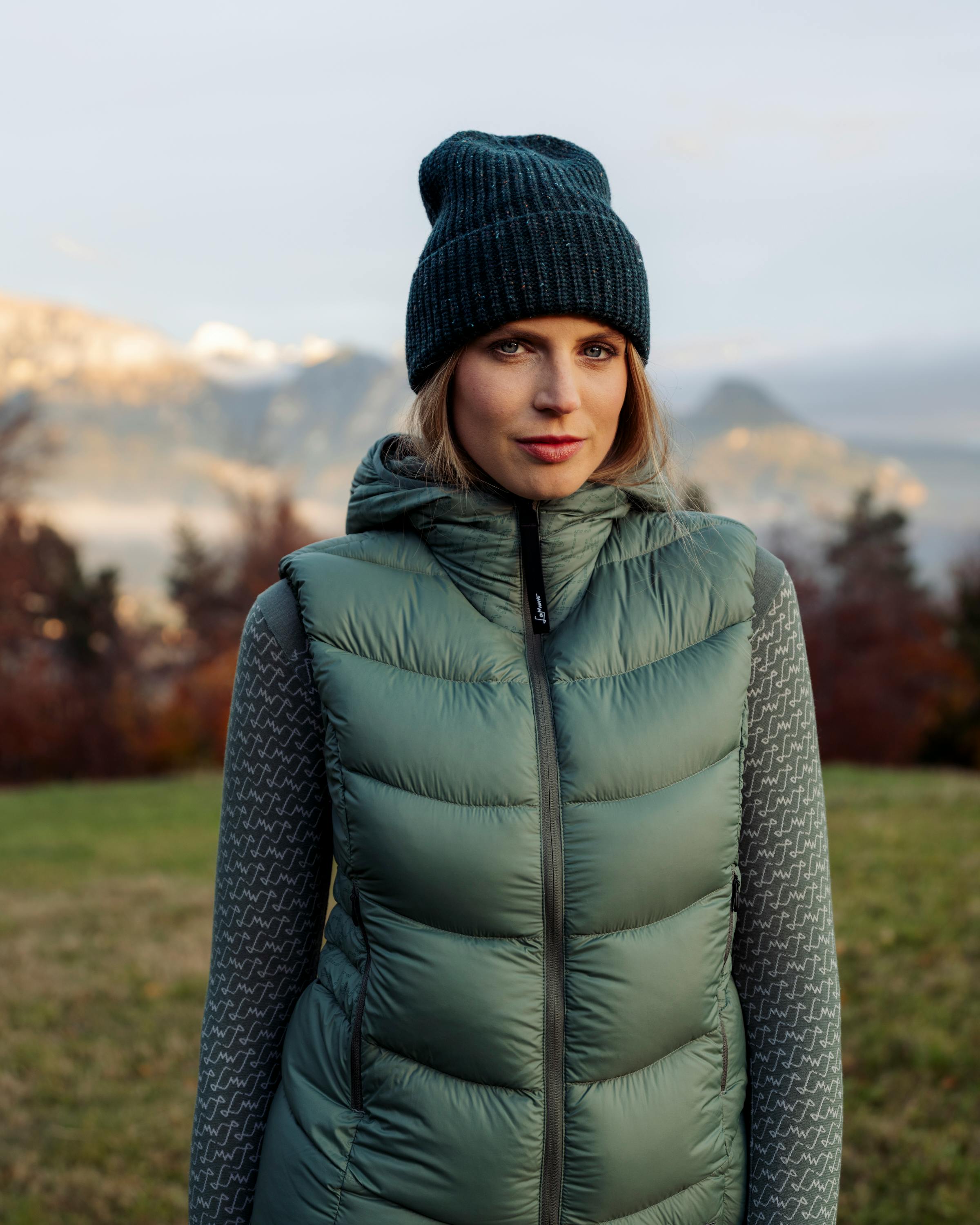 Bianca Gilet Reversibile action_shot image