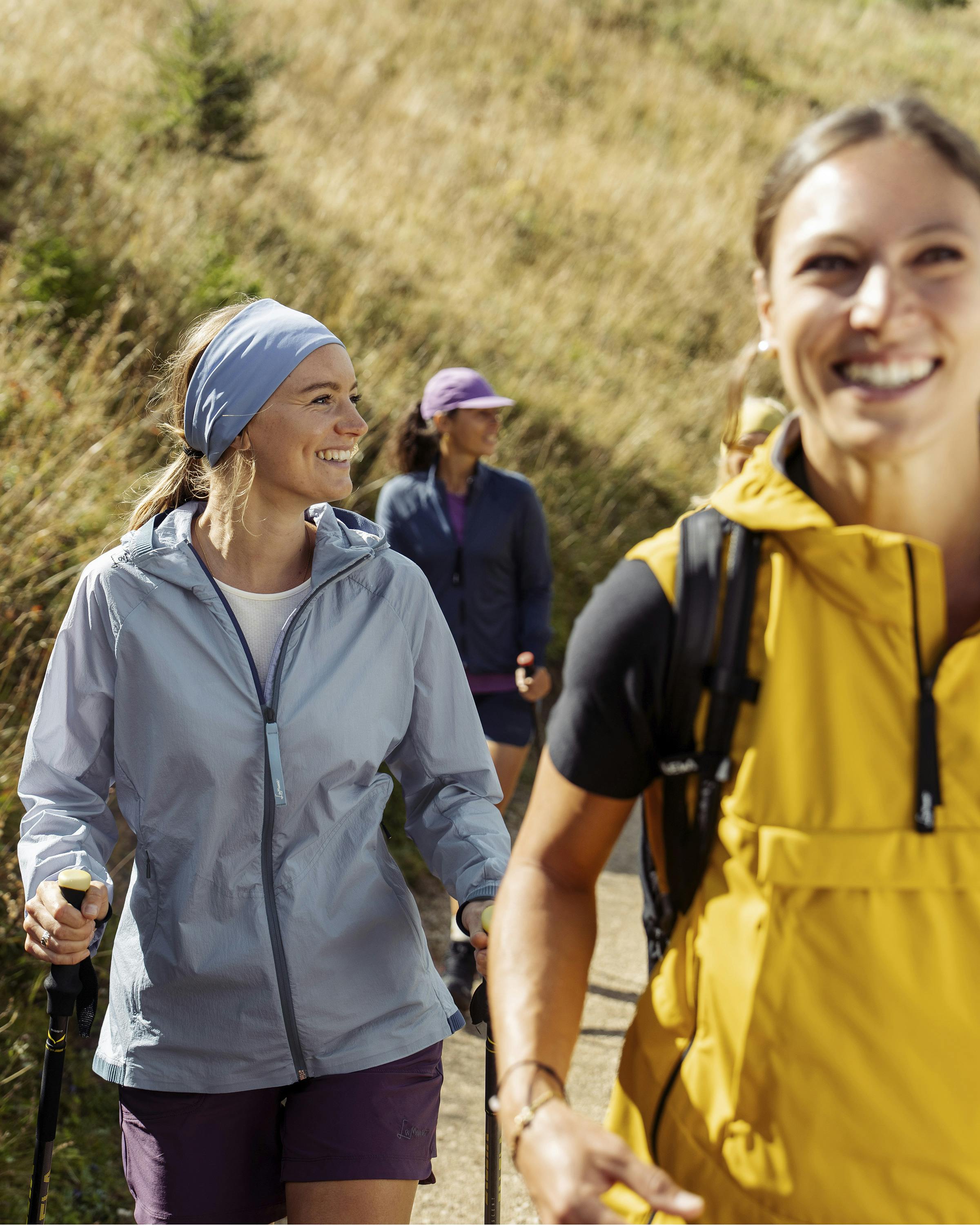 Marina Windjacke action_shot image