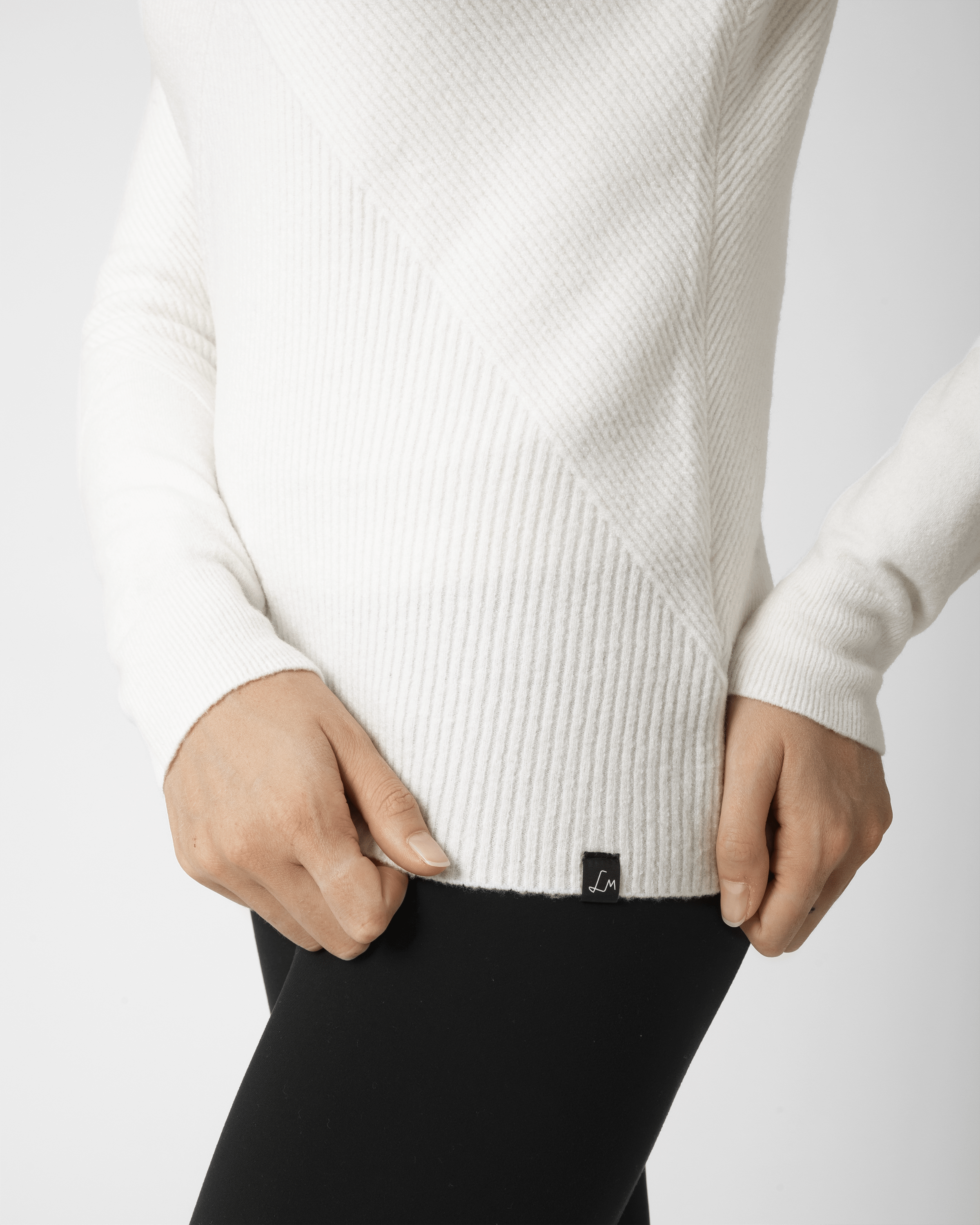 Francesca Pullover tech_detail image