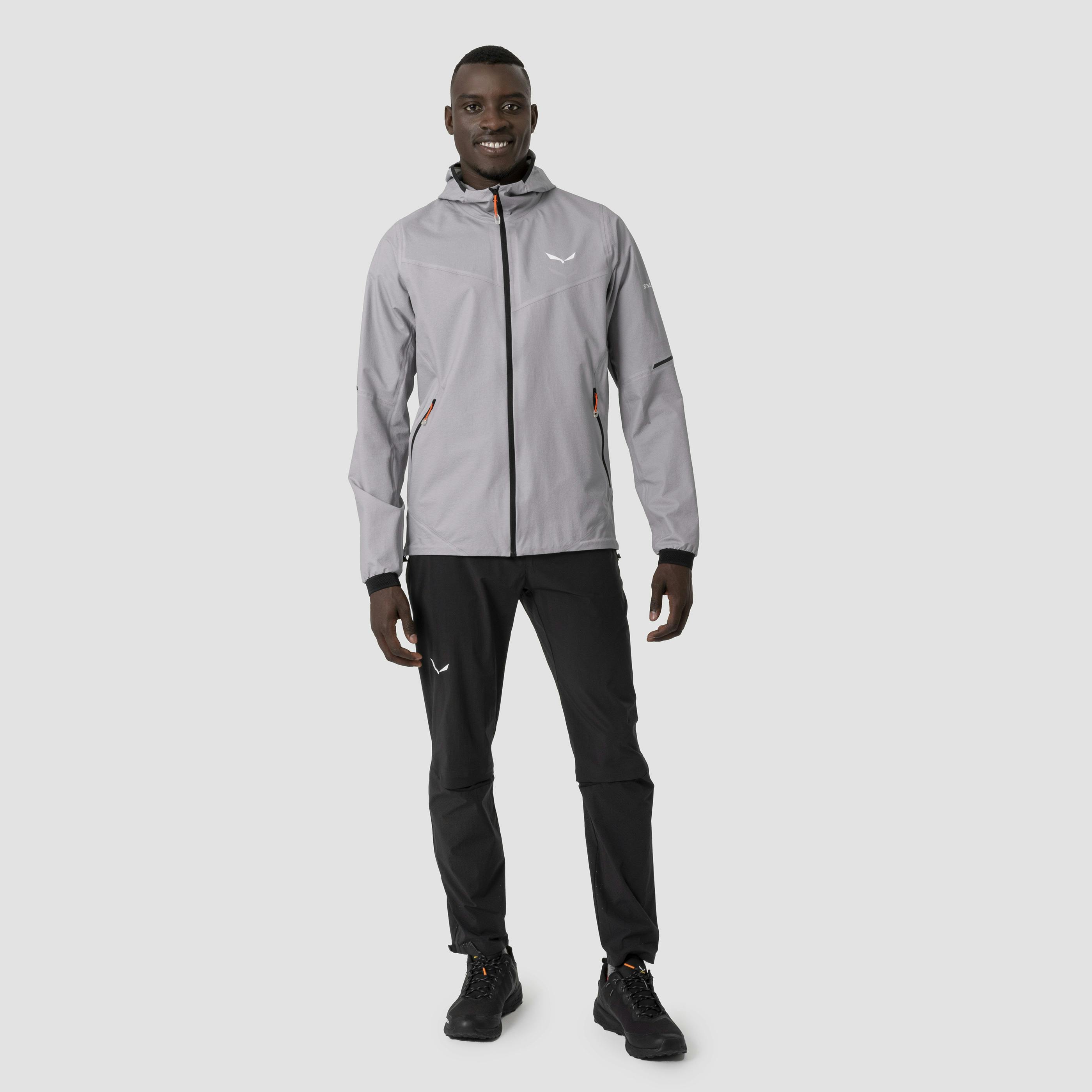 Pedroc 2.5L Powertex Light Jacket Men on_body image