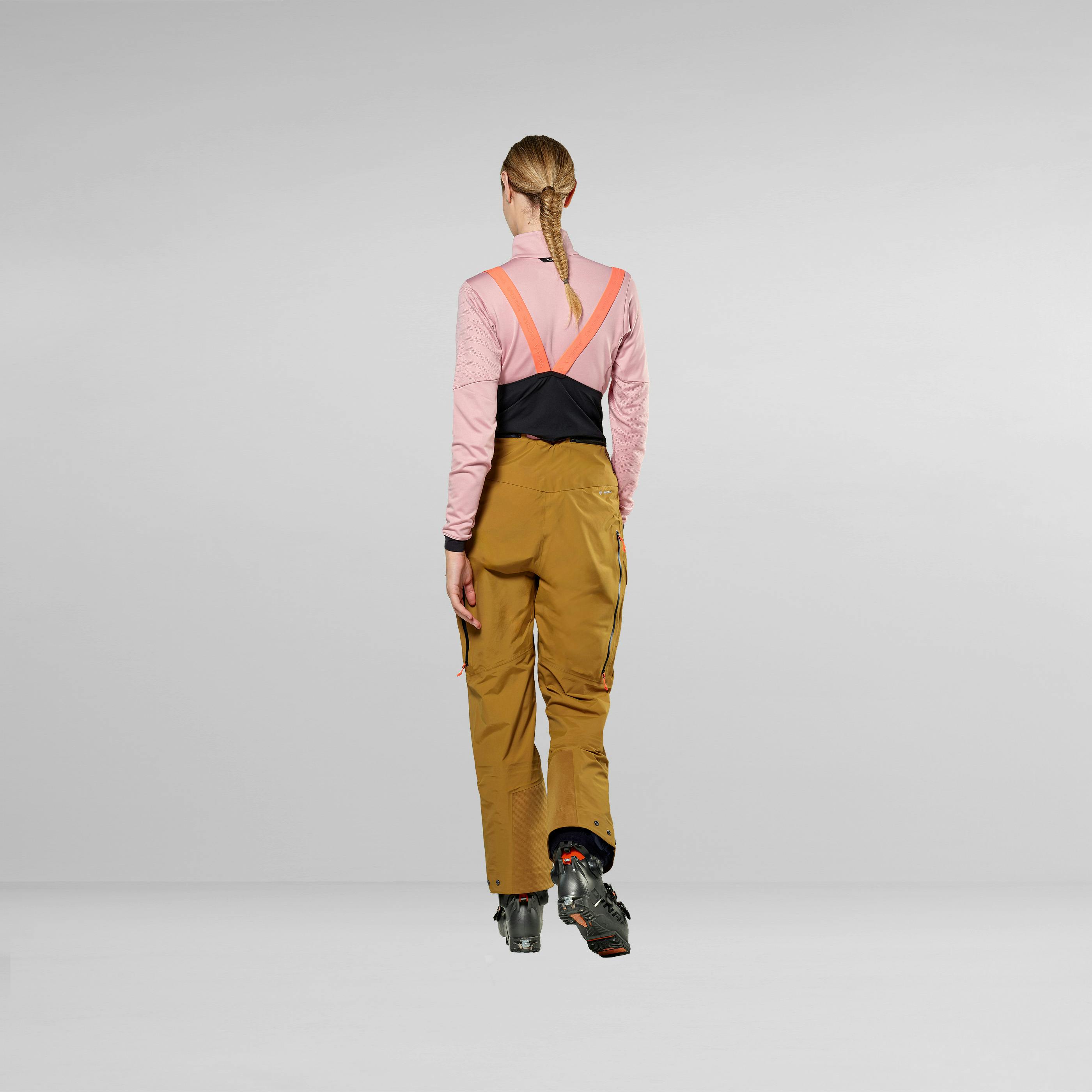 Sella Free 3 Layers Powertex Hose Damen on_body image