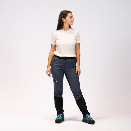 Casis 2 Durastretch Pantalon Regular Femme on_body image