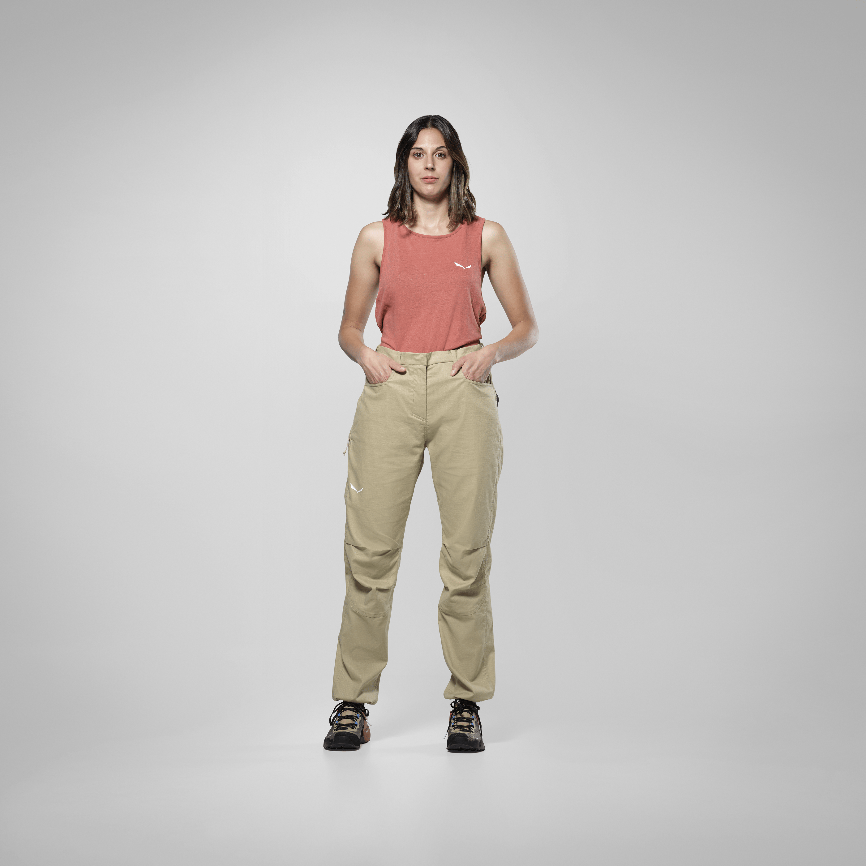 Agner Hemp Pantalón Ripstop Mujer on_body image