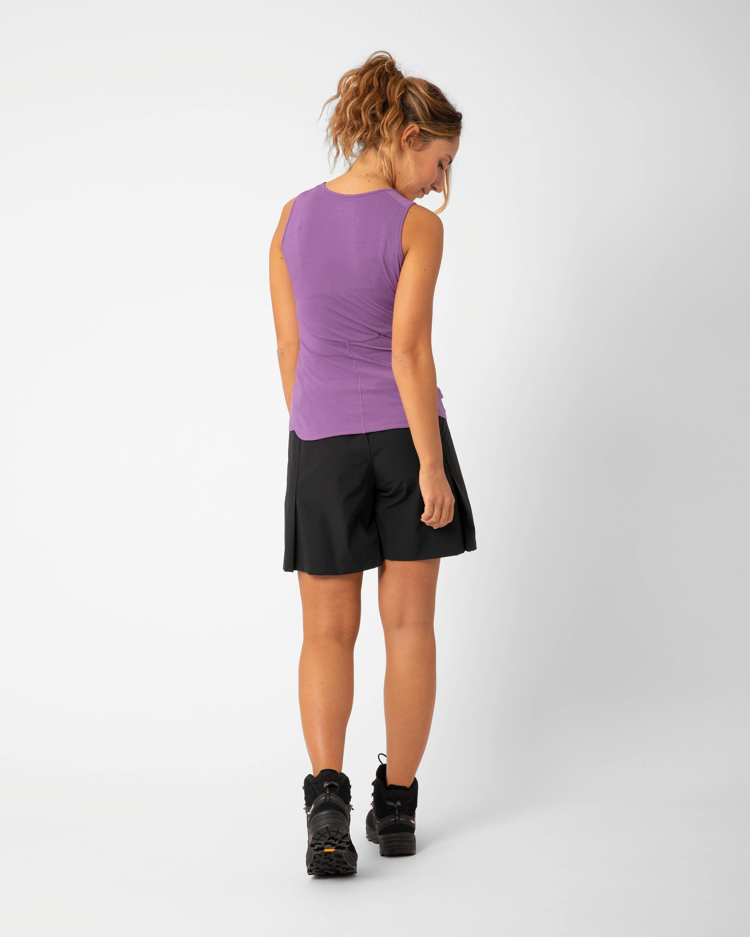 Maria Active Tank perspective_view image