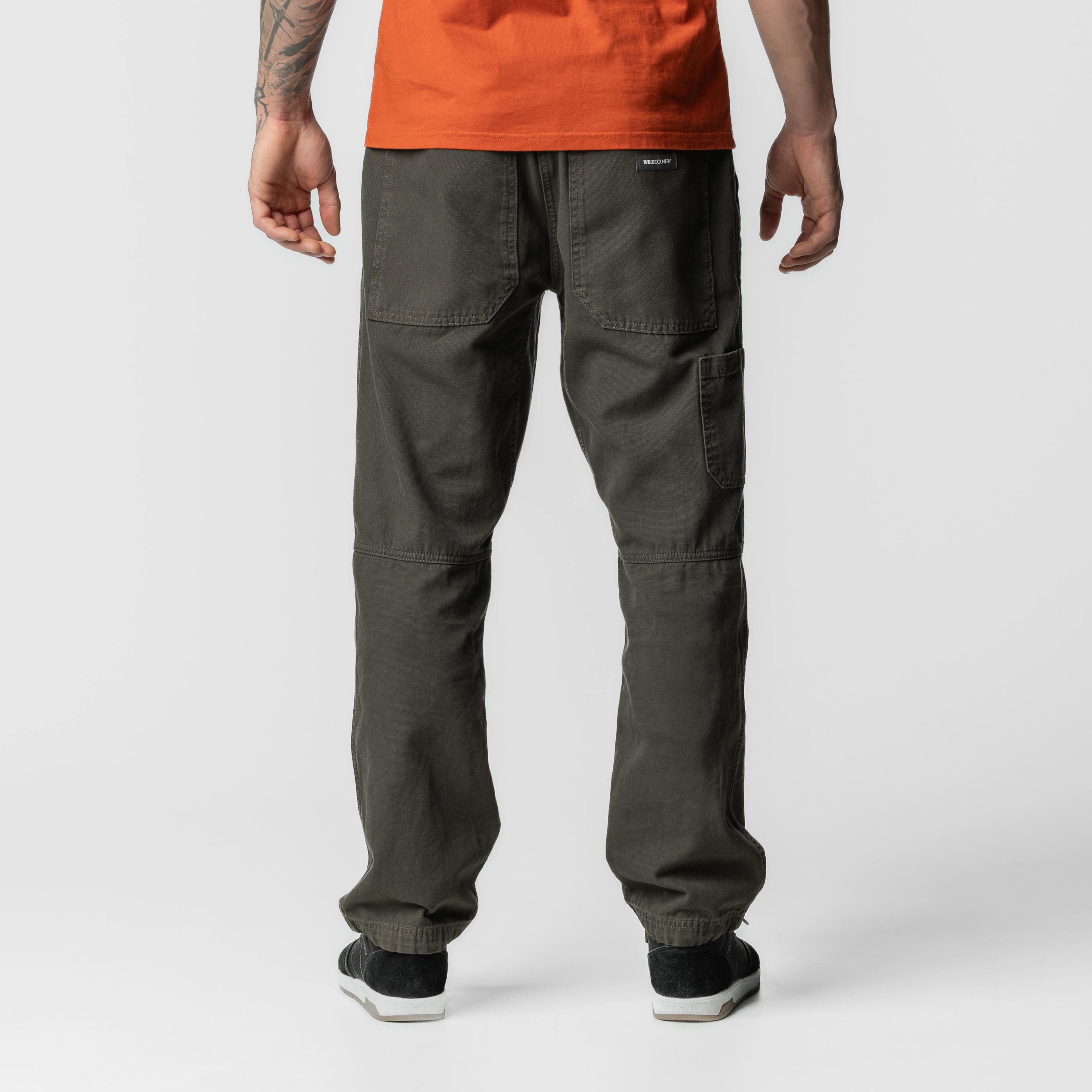 Pantaloni Movement Canvas Uomo on_body image