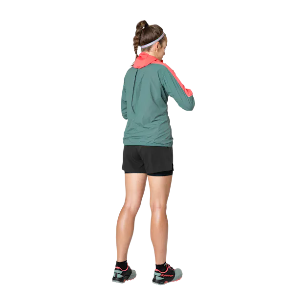 Alpine Wind Jacke Damen on_body image