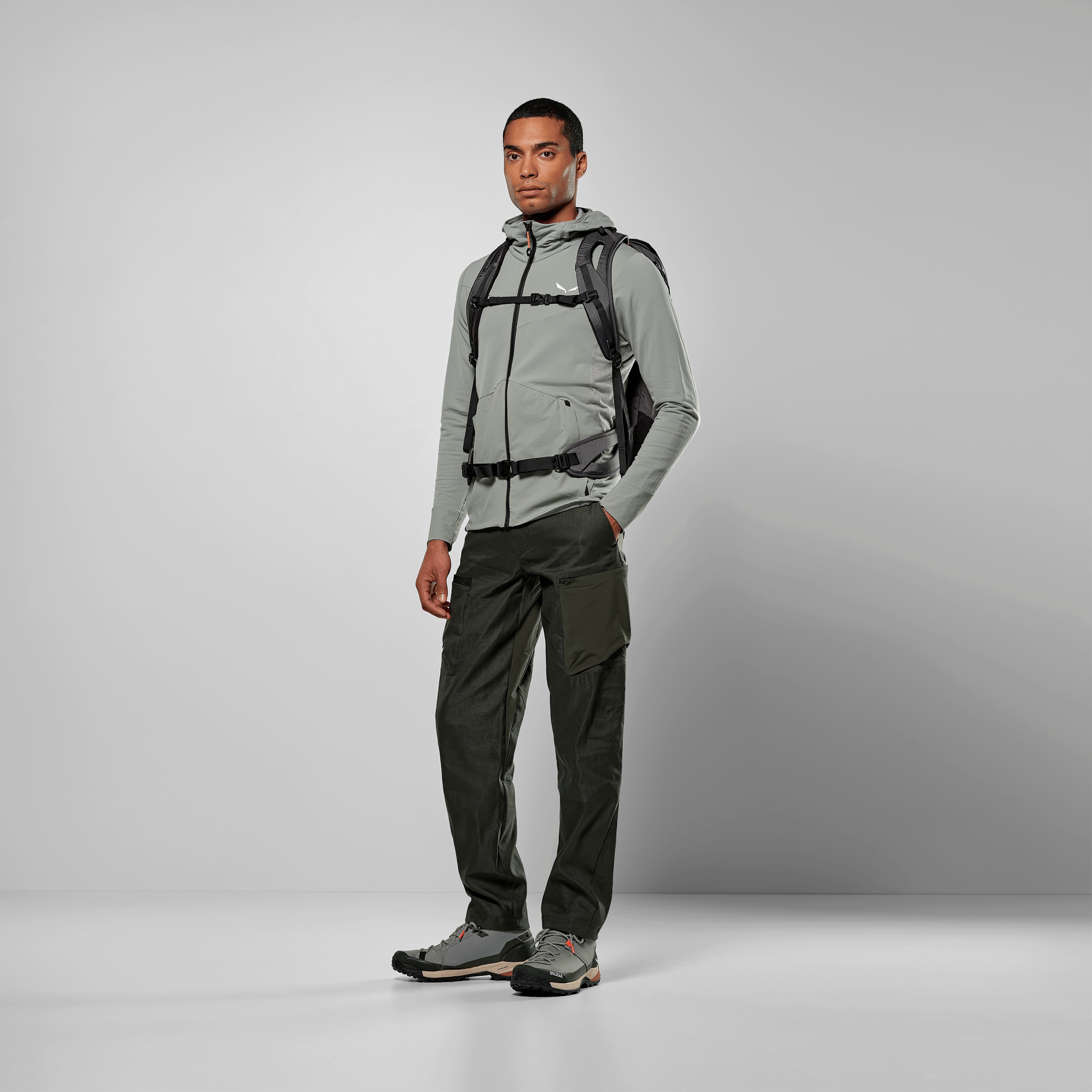 Puez 25L Zaino on_body image