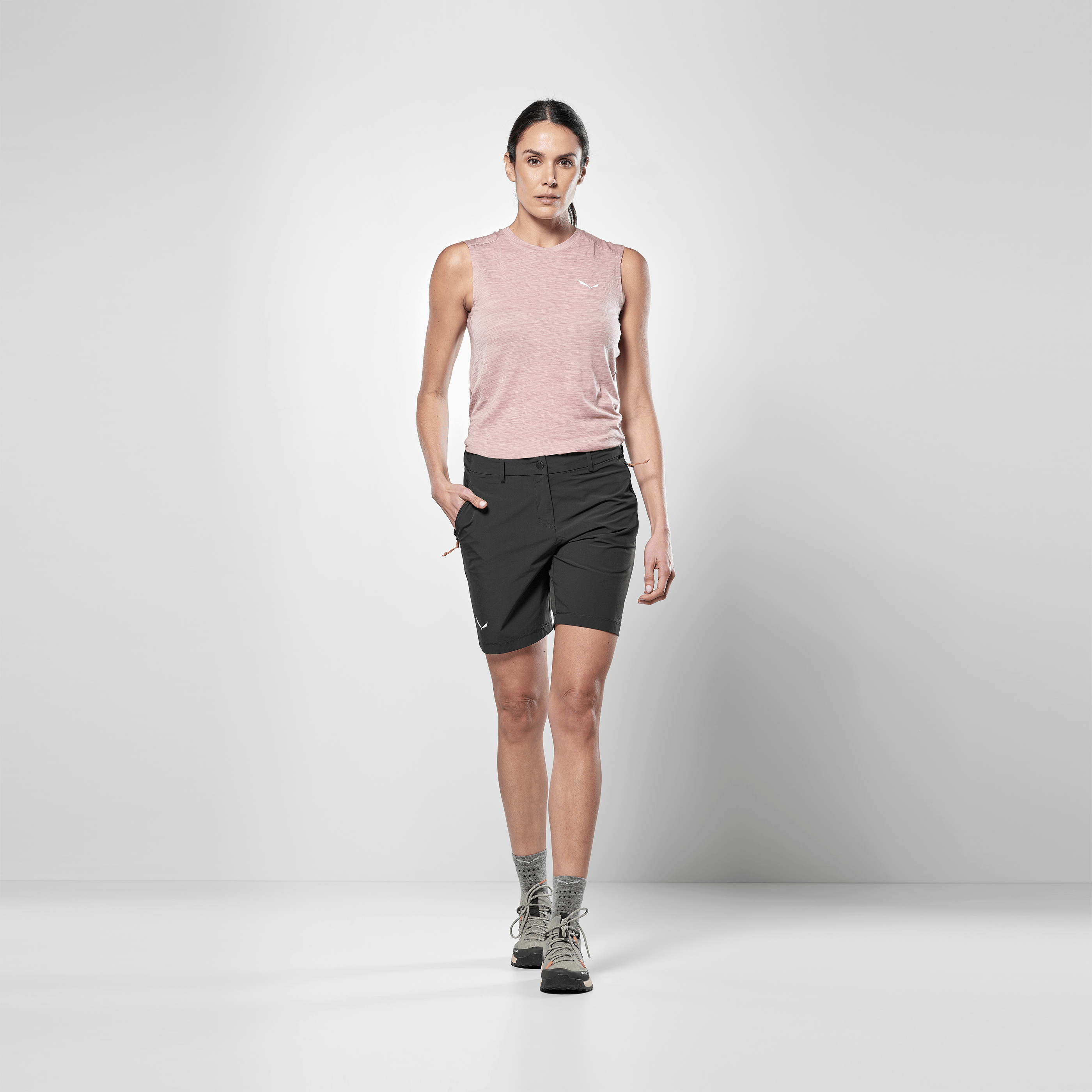 Puez Talvena Durastretch Pantaloncini Donna on_body image