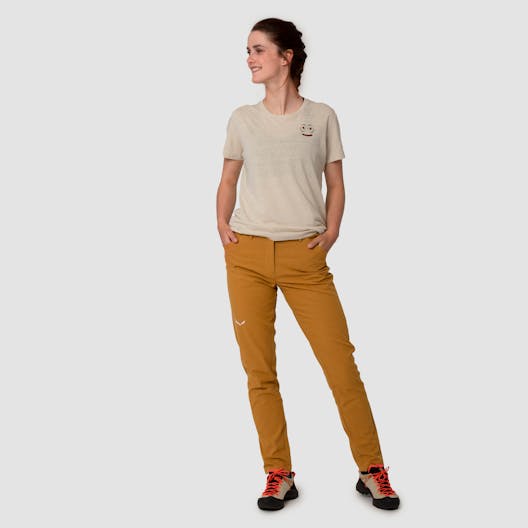 Lavaredo Hemp Pant Women on_body image