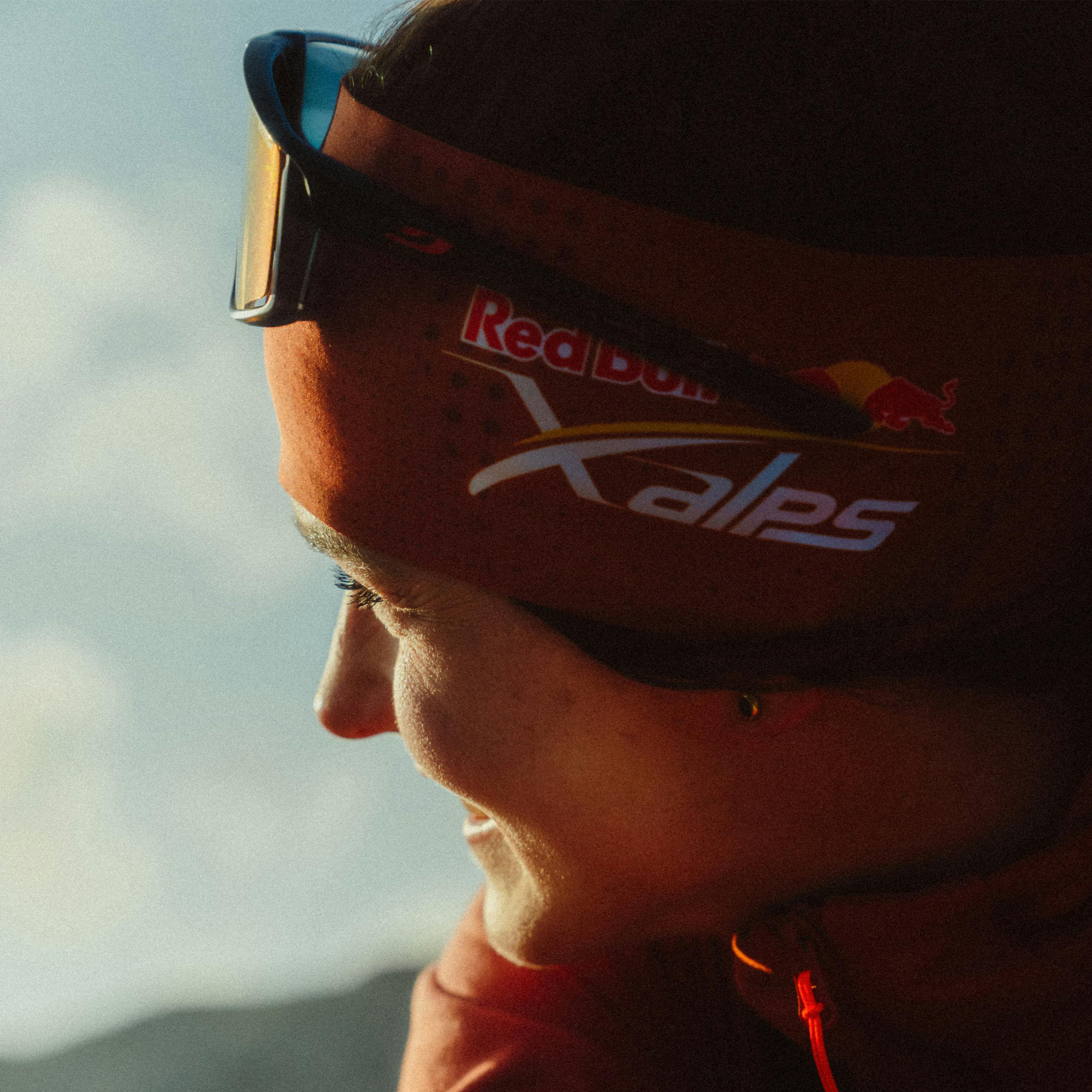 Red bull X-Alps Fascia Paraorecchie action_shot image