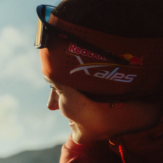 Red bull X-Alps Fascia Paraorecchie action_shot image