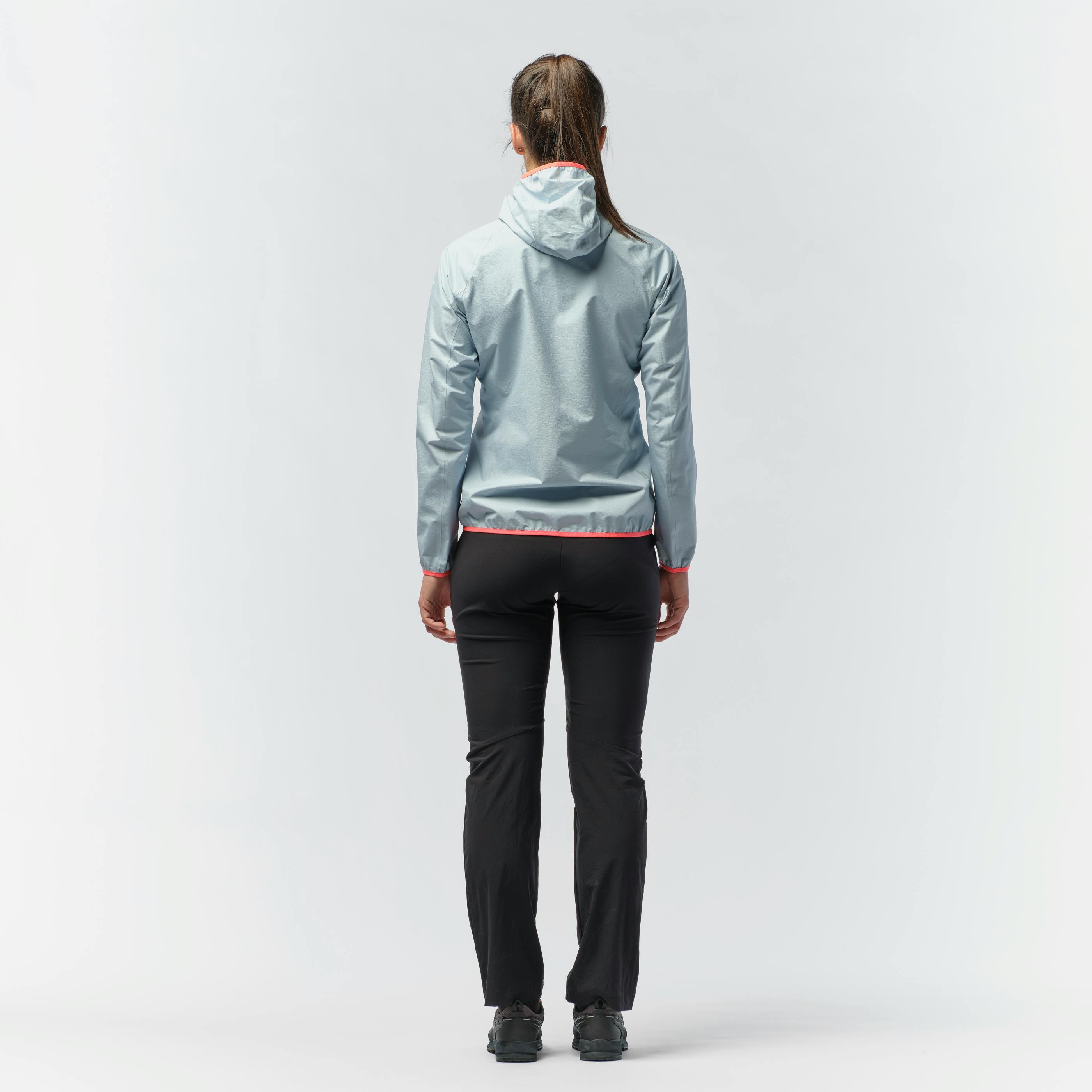Puez Light Powertex Hardshell Women's Jacket on_body image