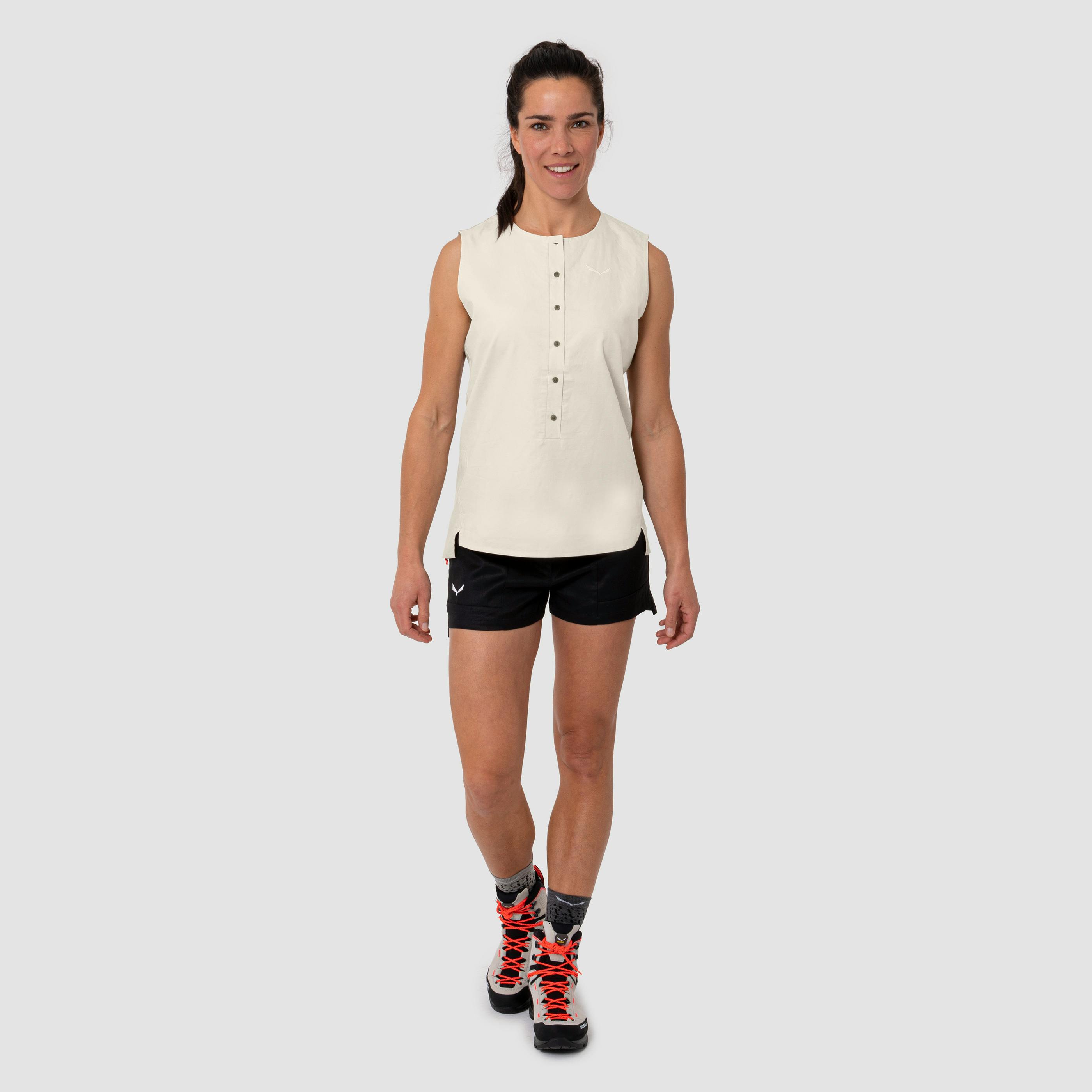 Puez Hemp Cargo Shorts Women  on_body image