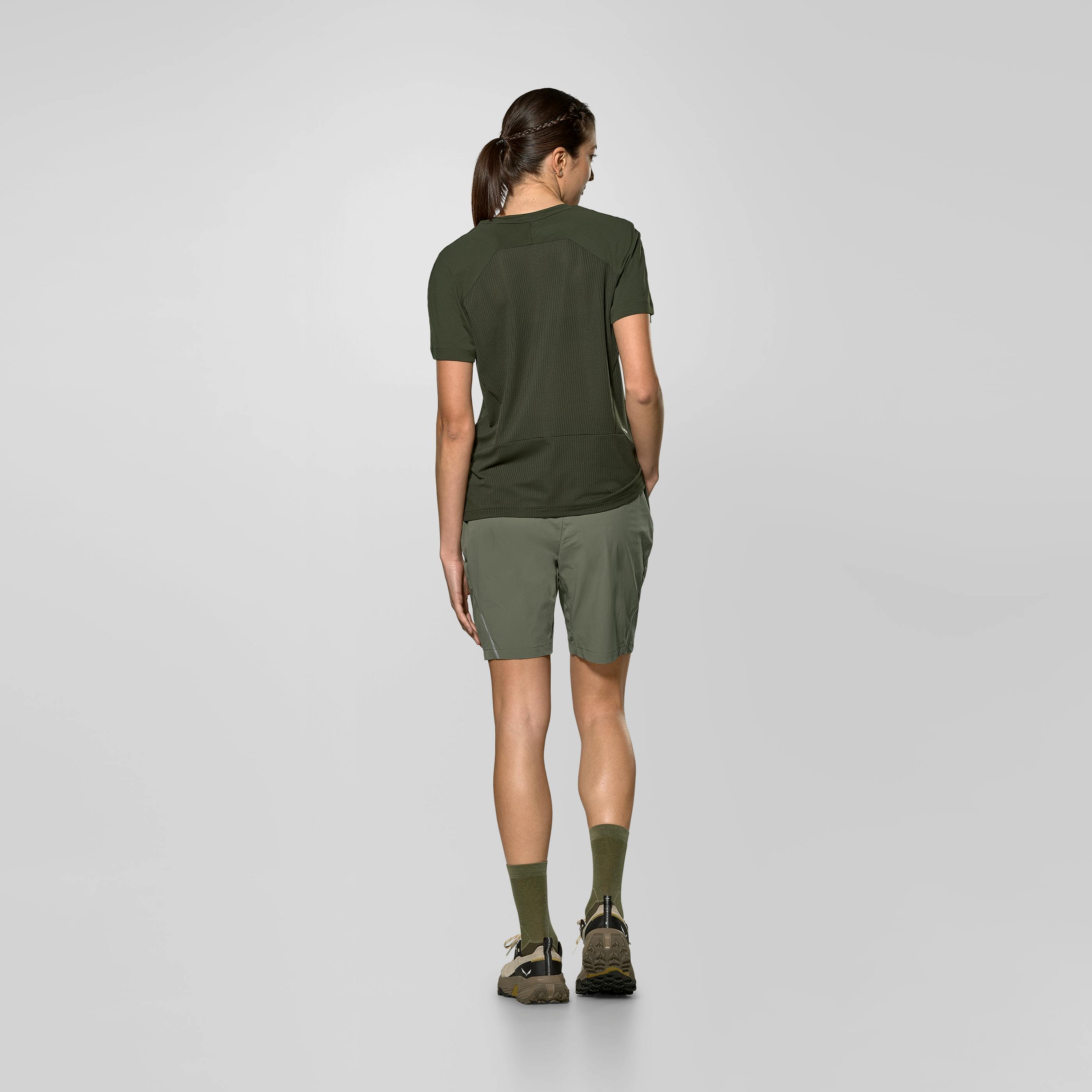 Pedroc 2 Durastretch Pantaloncini Donna on_body image