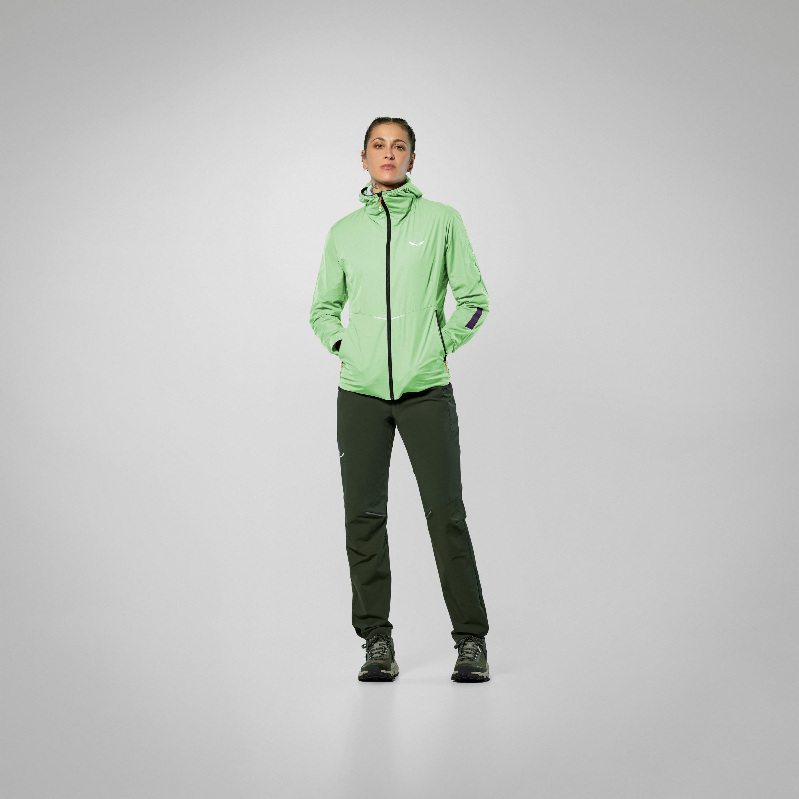 Pedroc Wind Kapuzenjacke Damen on_body image