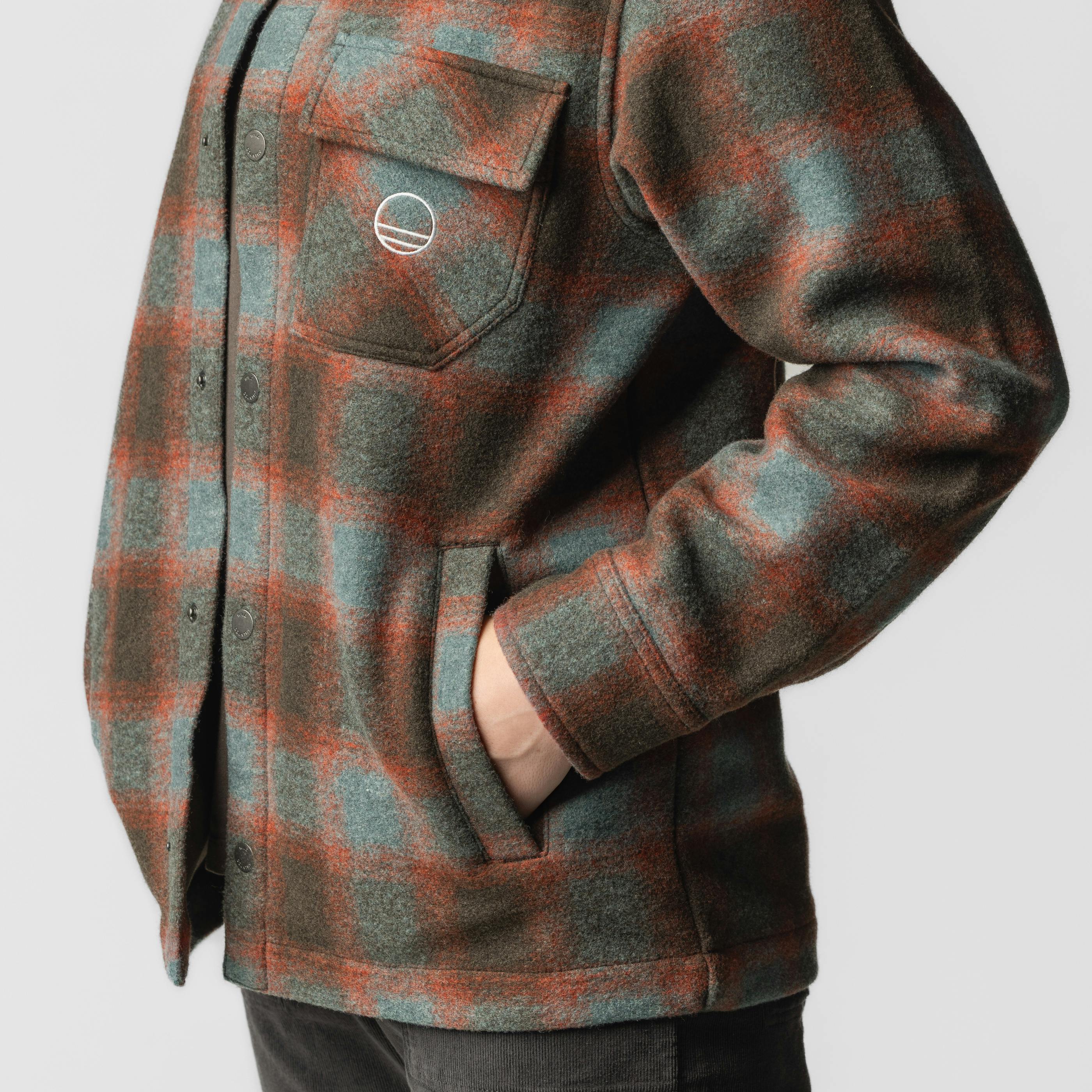 Movement Unisex-Jacke on_body image