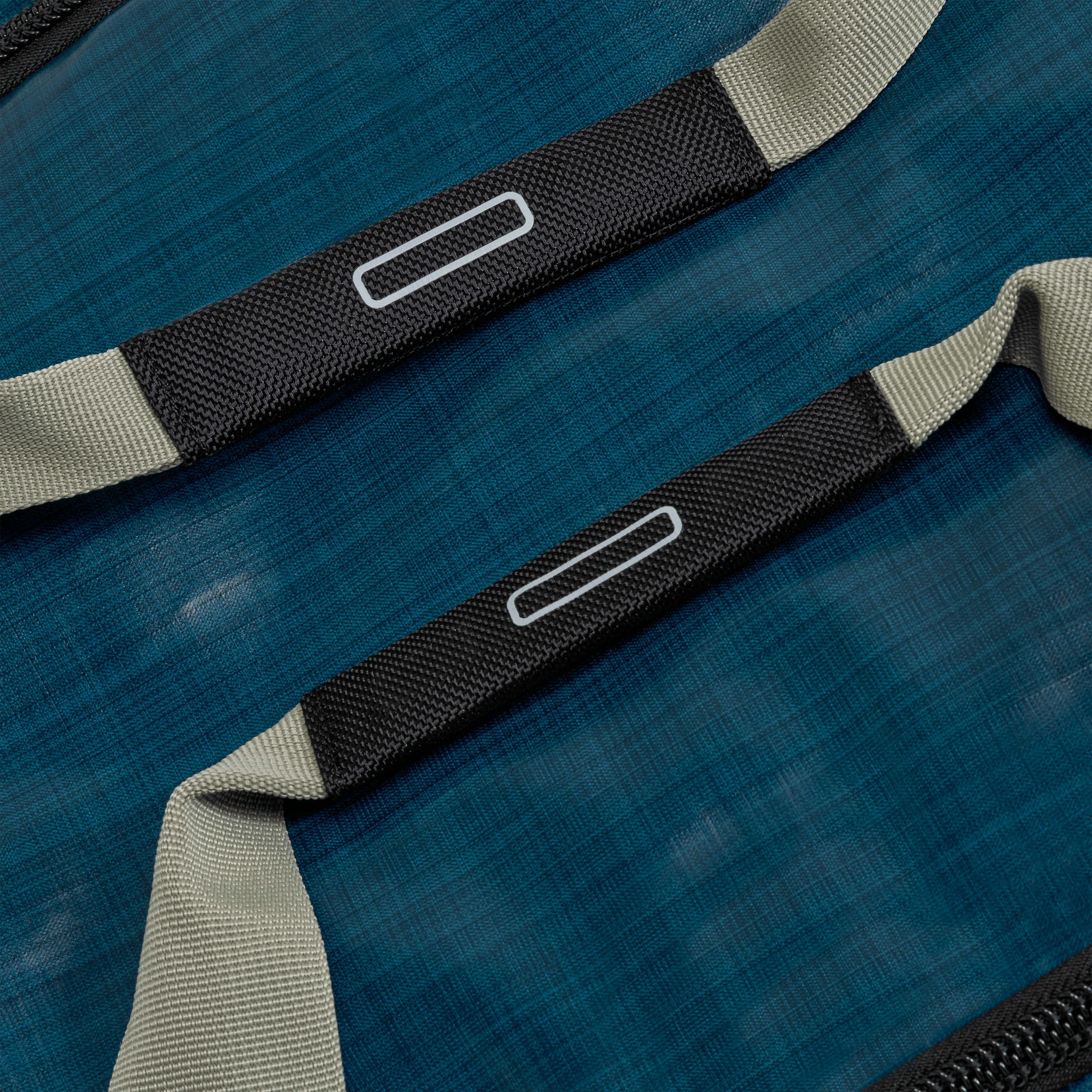 Discovery Duffle Bag L tech_detail image
