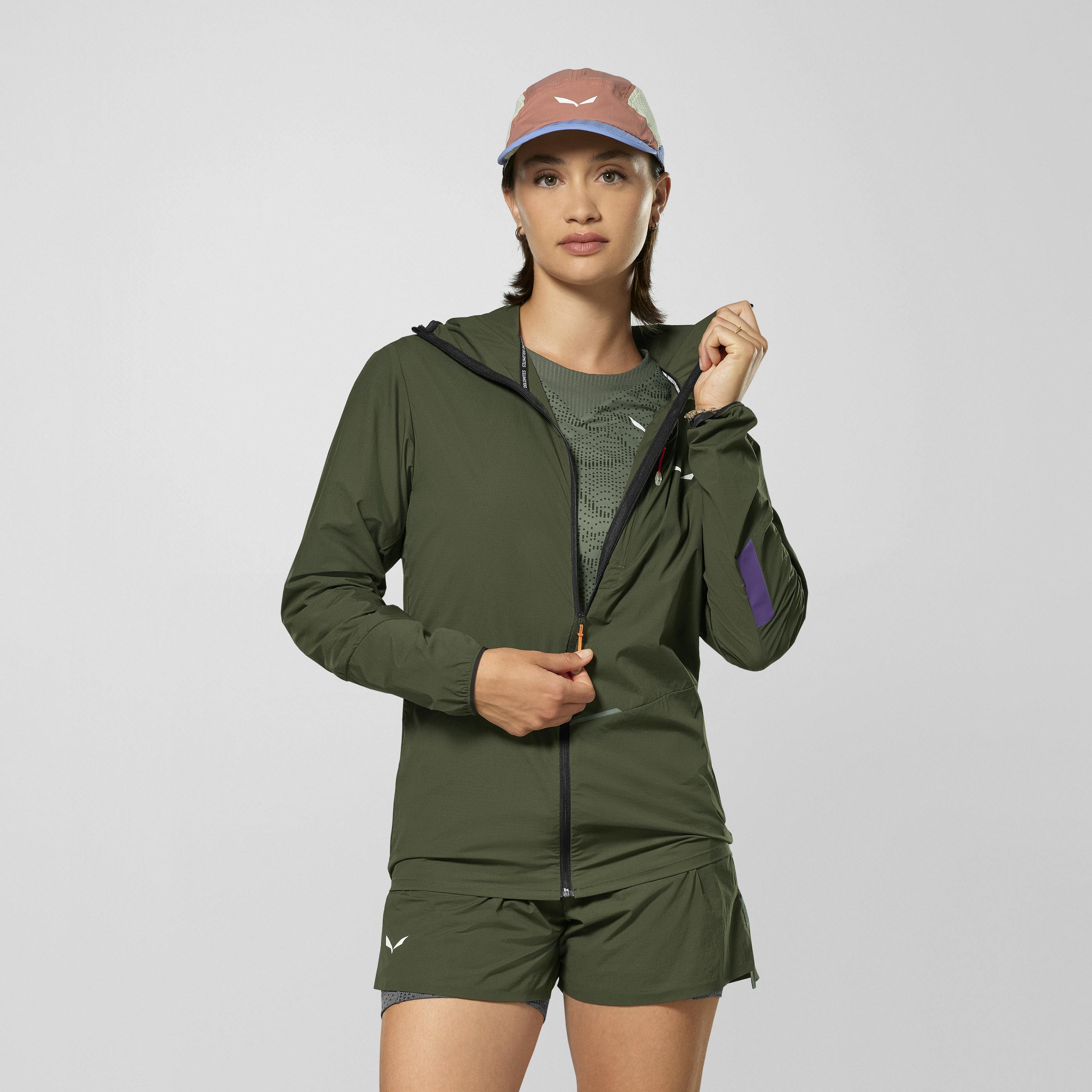 Pedroc Wind Light Hooded Jacket Women hover image
