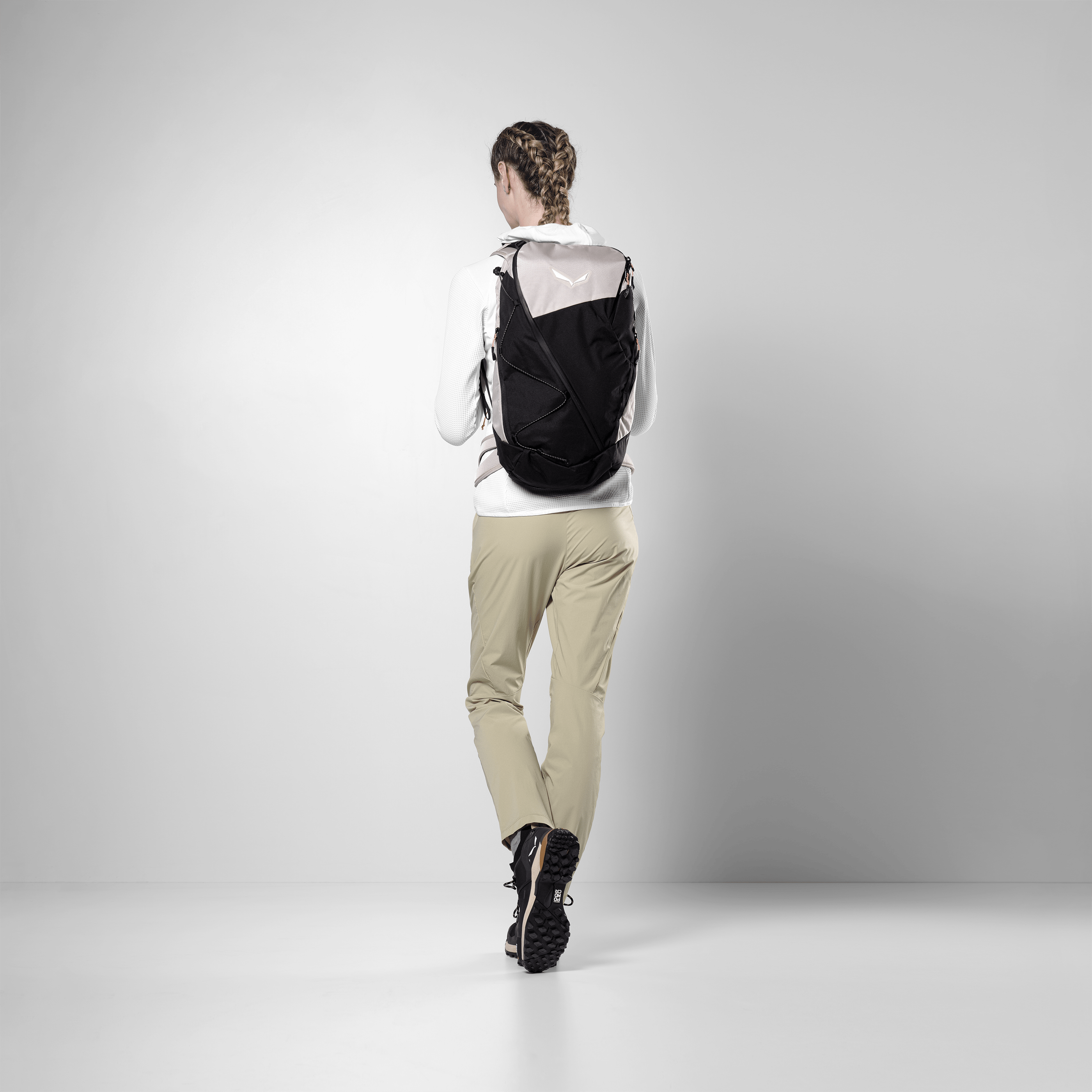 Puez 23L Zaino Donna on_body image