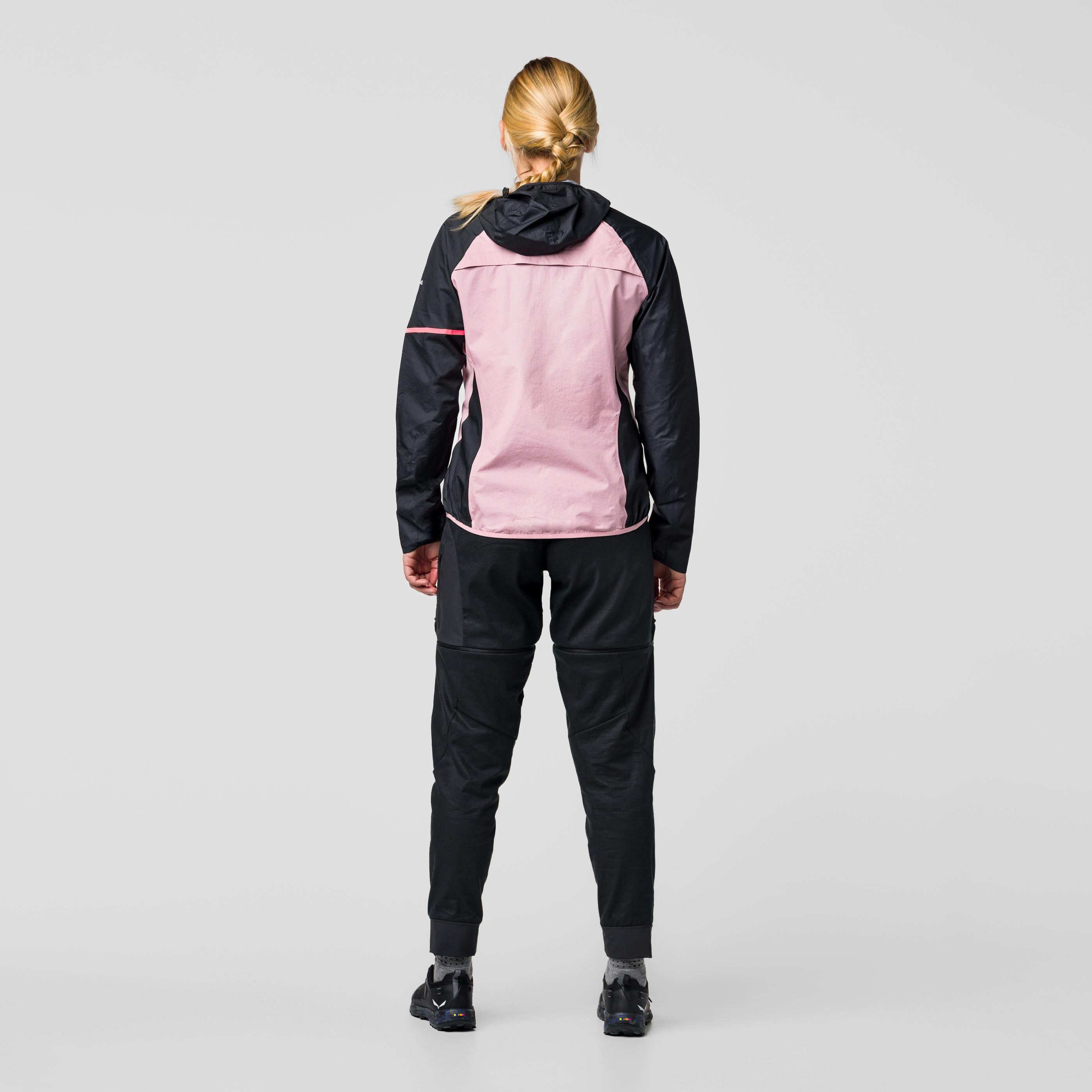 Vento Powertex 2.5 Layers Jacke Damen on_body image