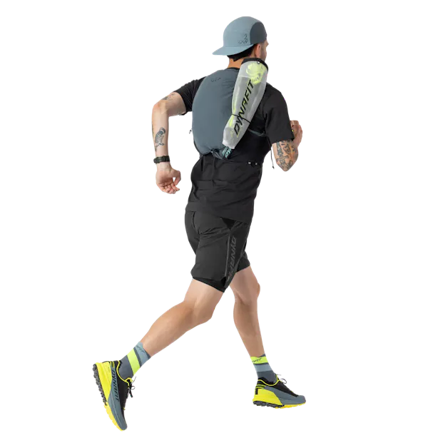 Ultra 12 running vest perspective_view image