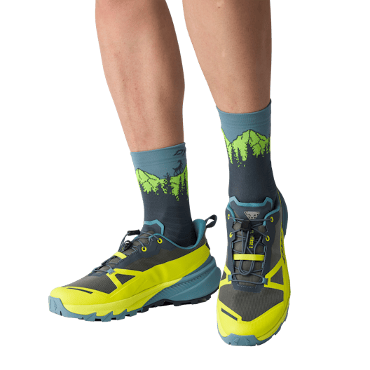 Traverse Mid Socks on_body image