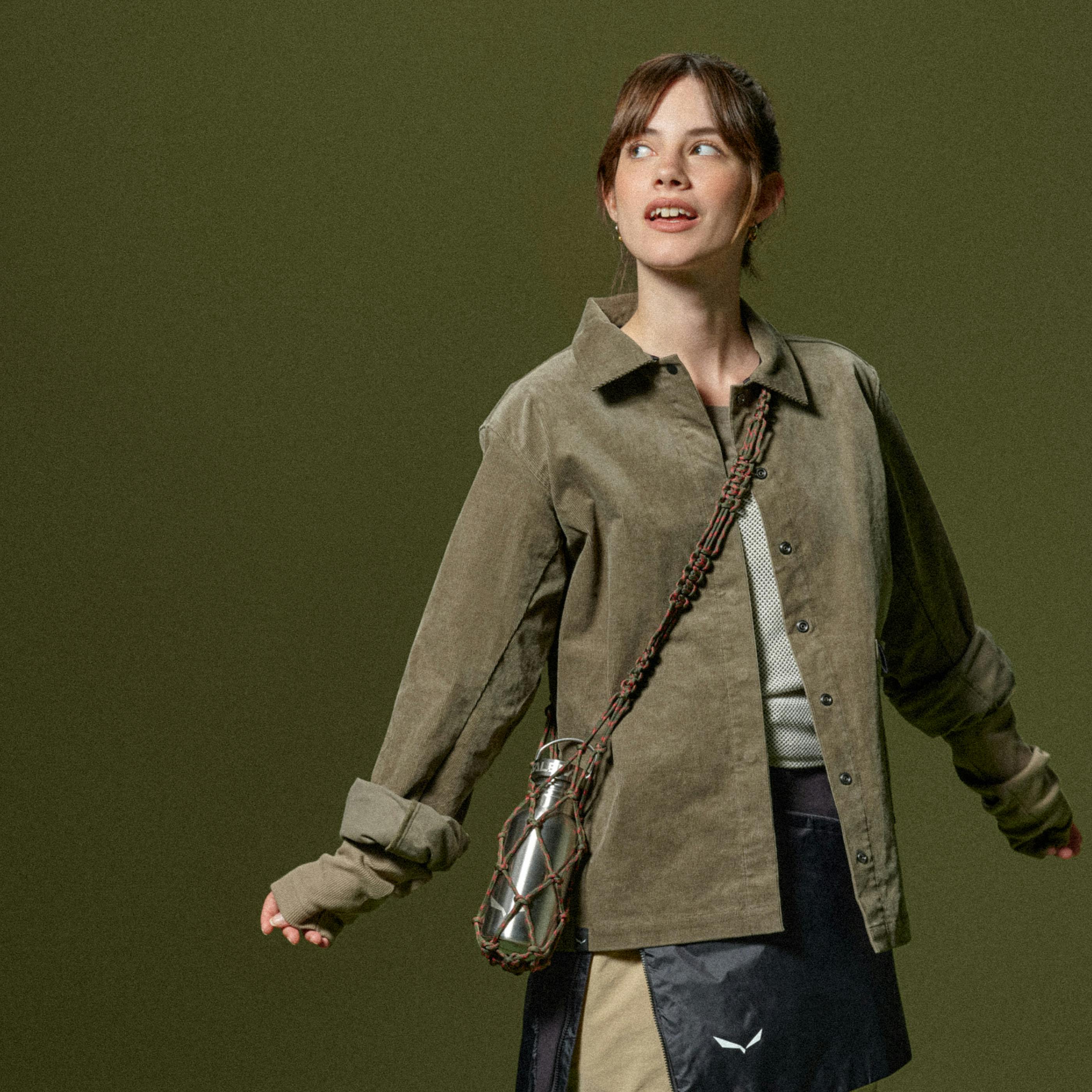 Fanes Cord Overshirt Damen action_shot image