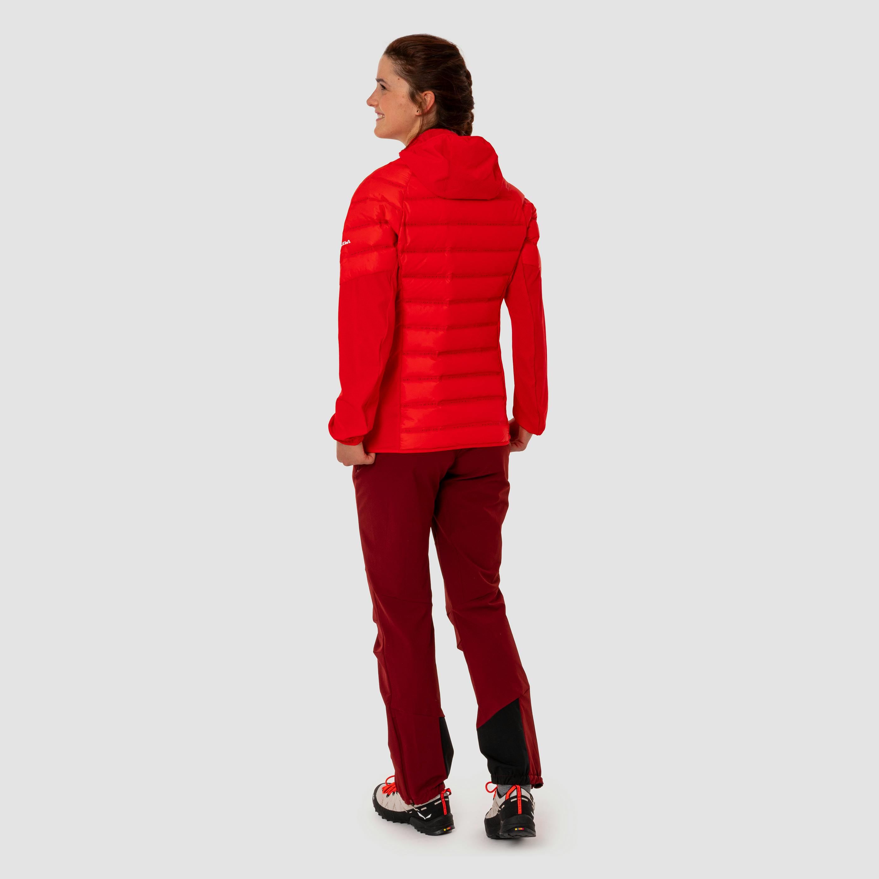 Agner Hybrid Daunenjacke Damen on_body image