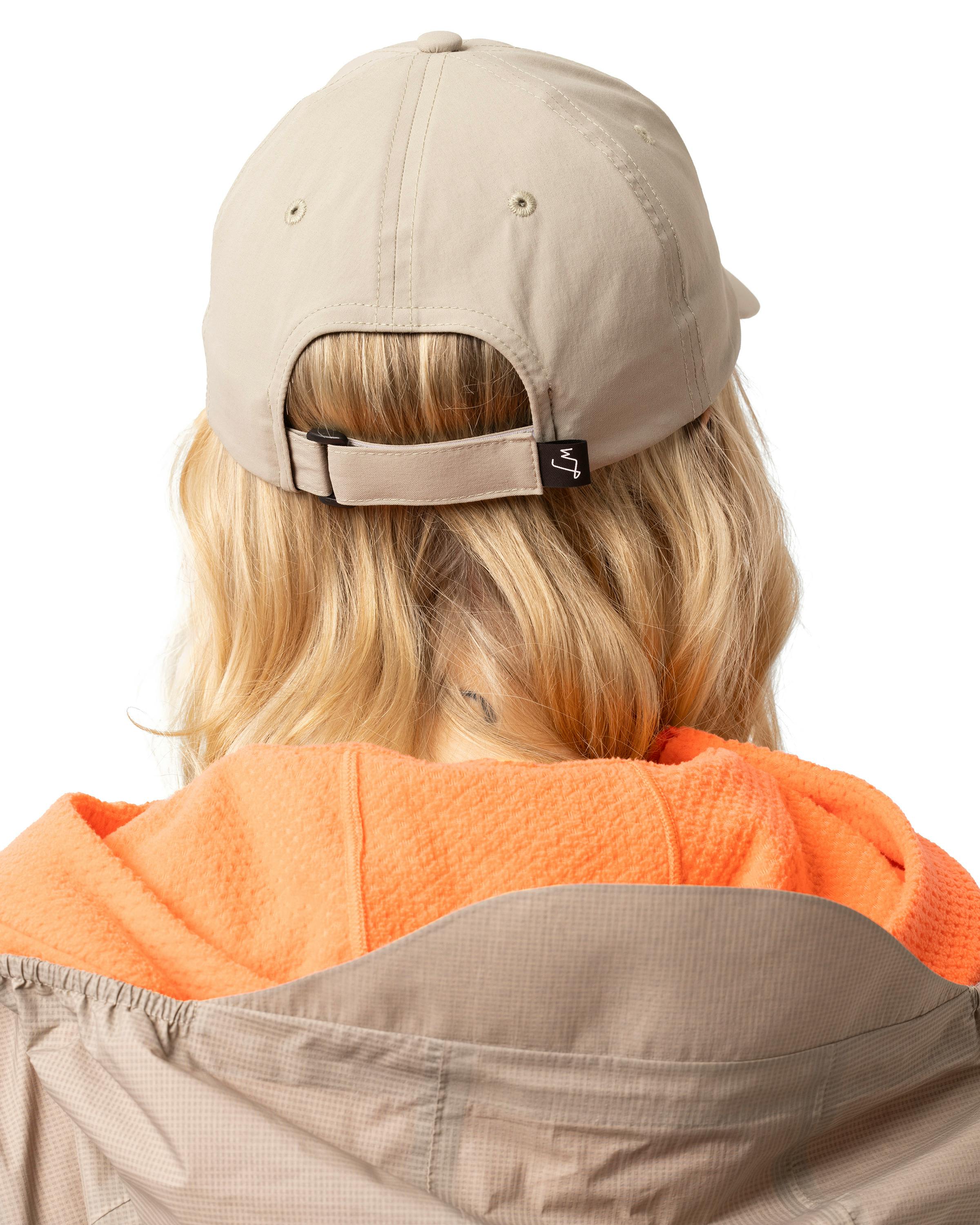 Martha Leichtes Logo Cap tech_detail image