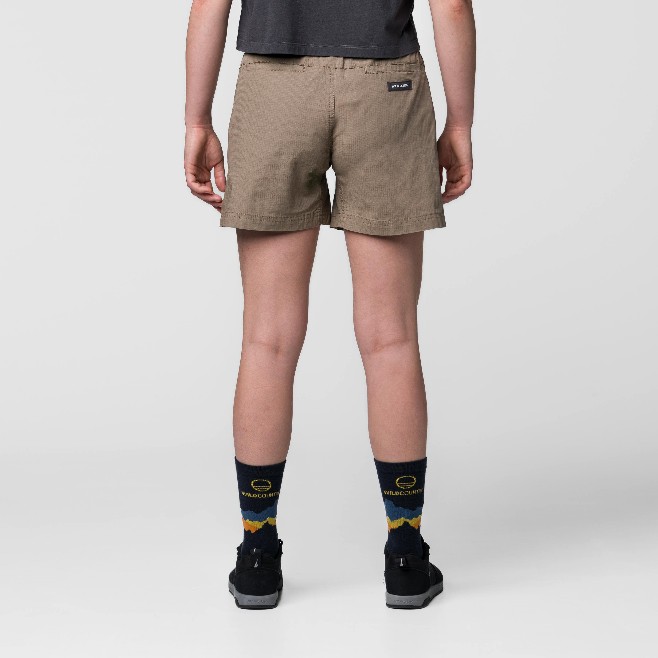 Flow Woman Short  on_body image