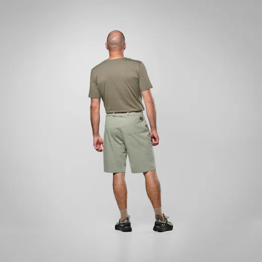 Fanes Hemp Light Shorts Men on_body image
