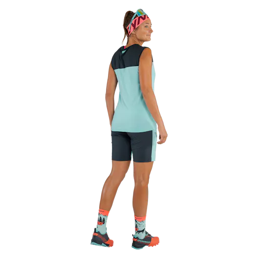 Traverse Dynastretch Shorts Damen perspective_view image