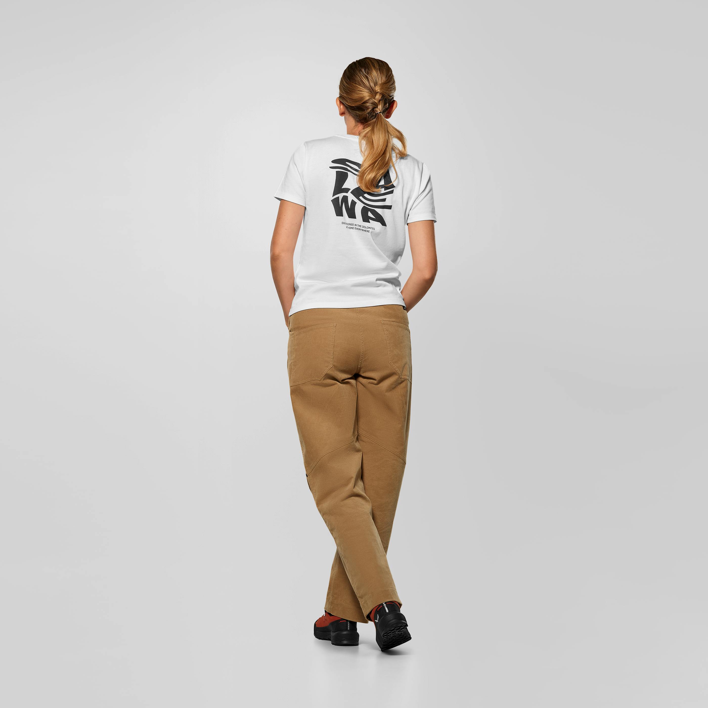 Fanes Cord Pantalon Femme on_body image
