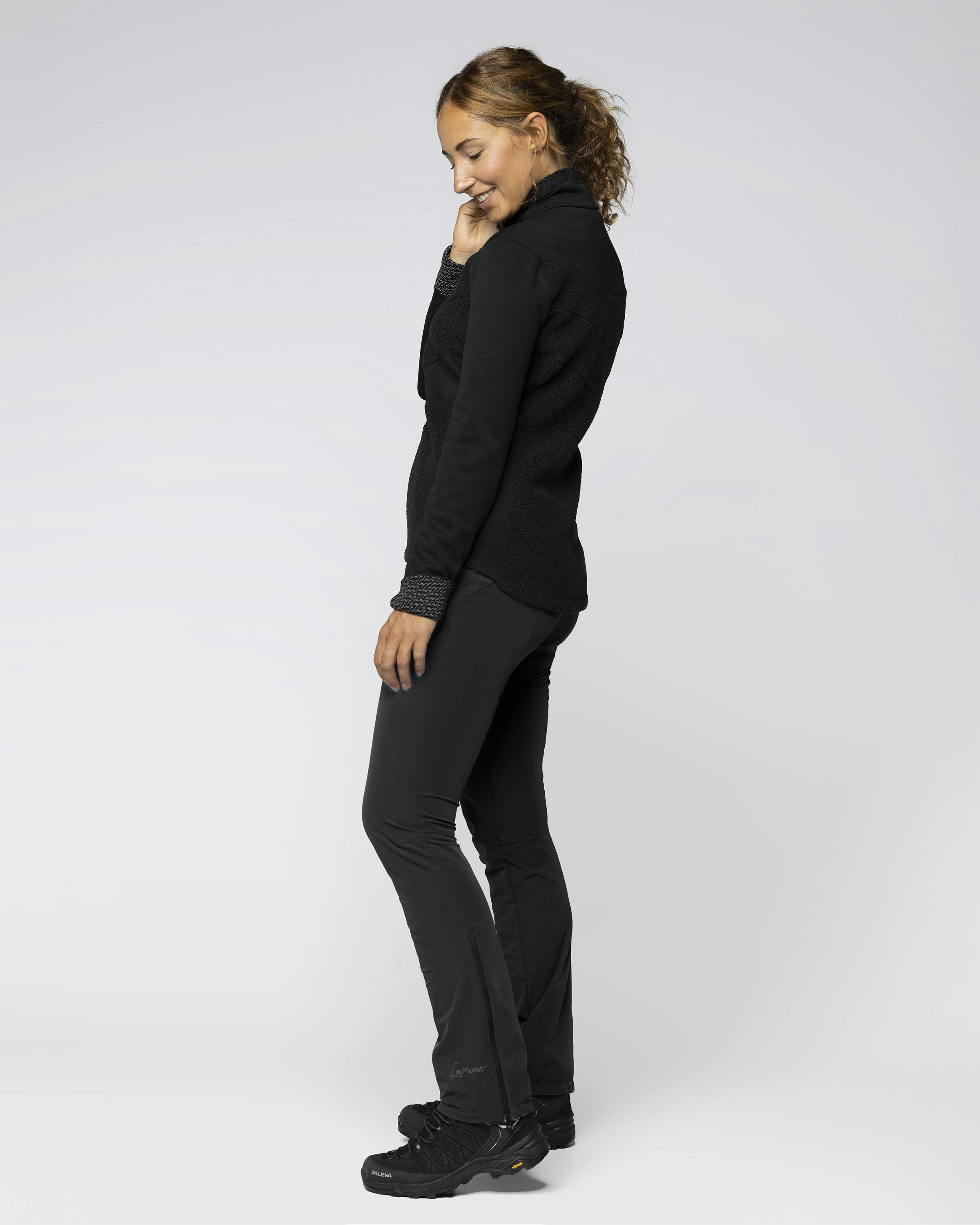 Michelle Hose Kurz action_shot image