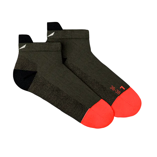 Mountain Trainer Merino Low Cut Socks Women still image