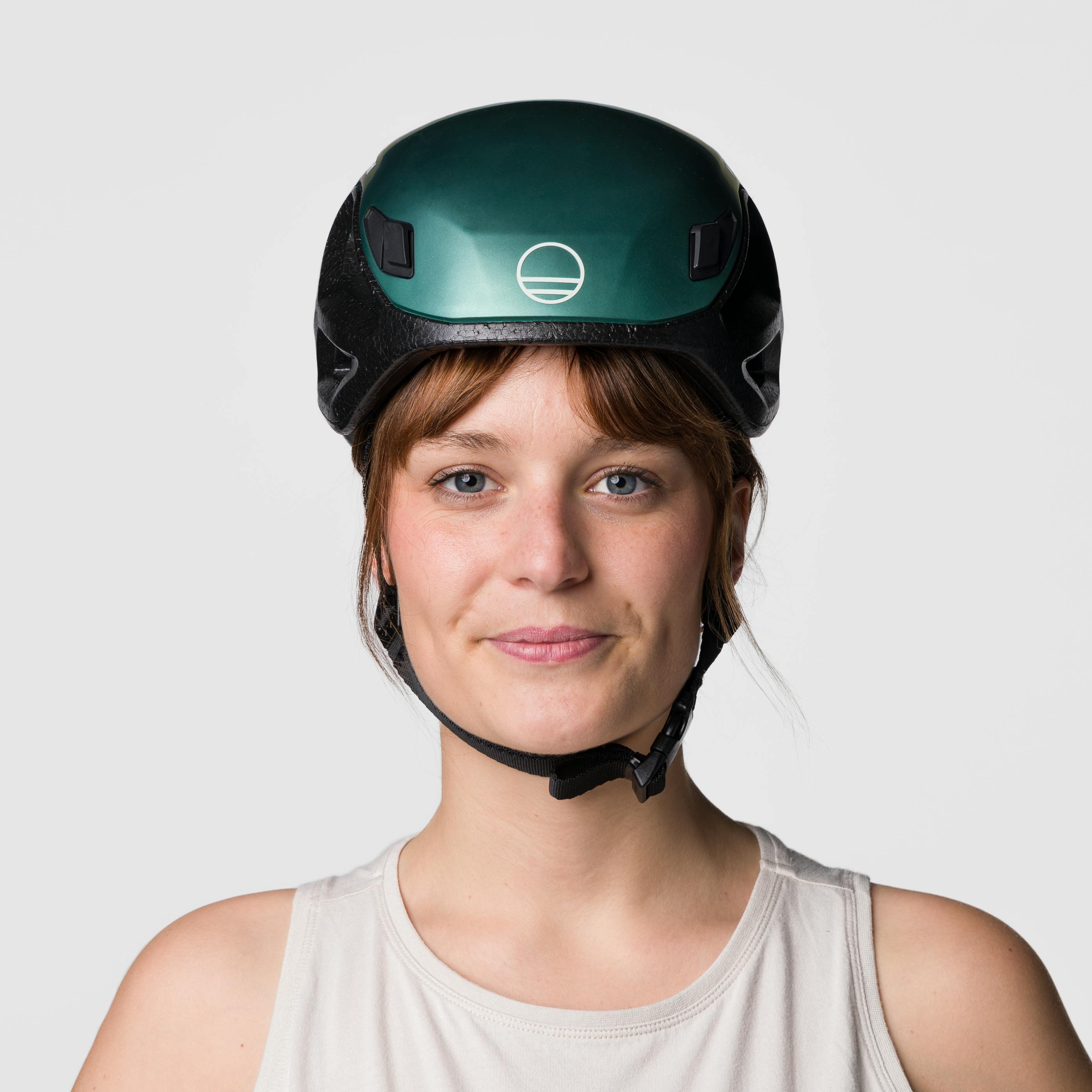 Session Helmet on_body image