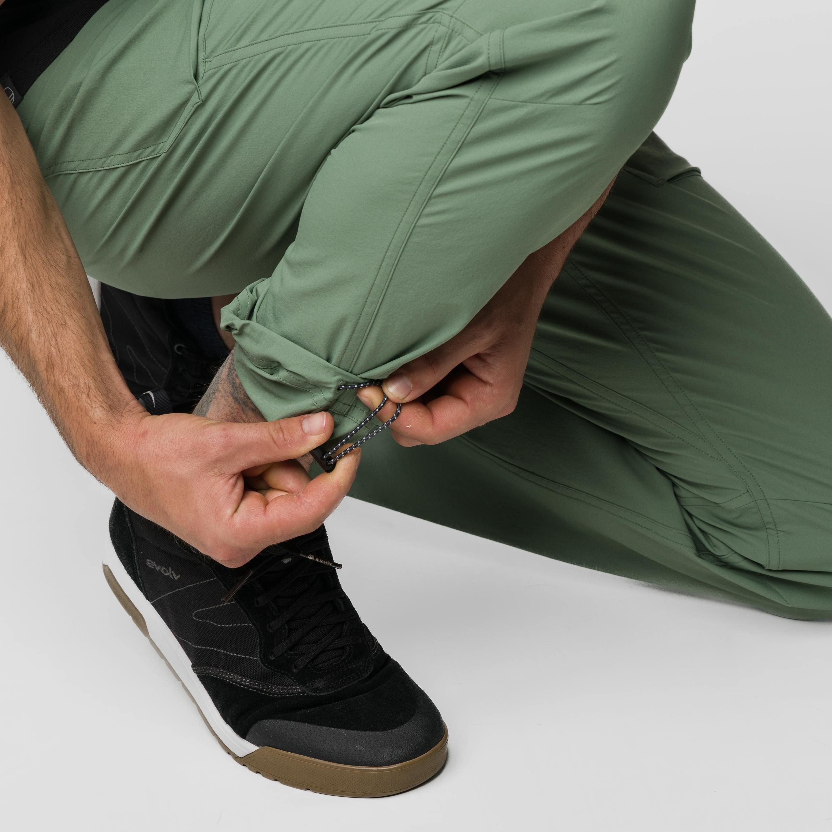 Movement 2 Herren Hose  on_body image