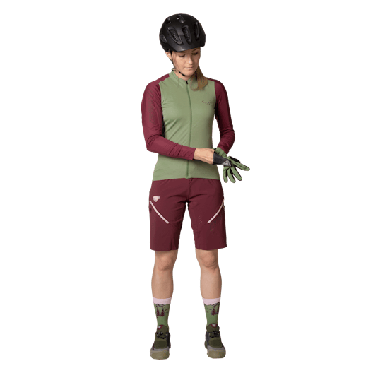 Short Ride Light Dynastretch femmes on_body image