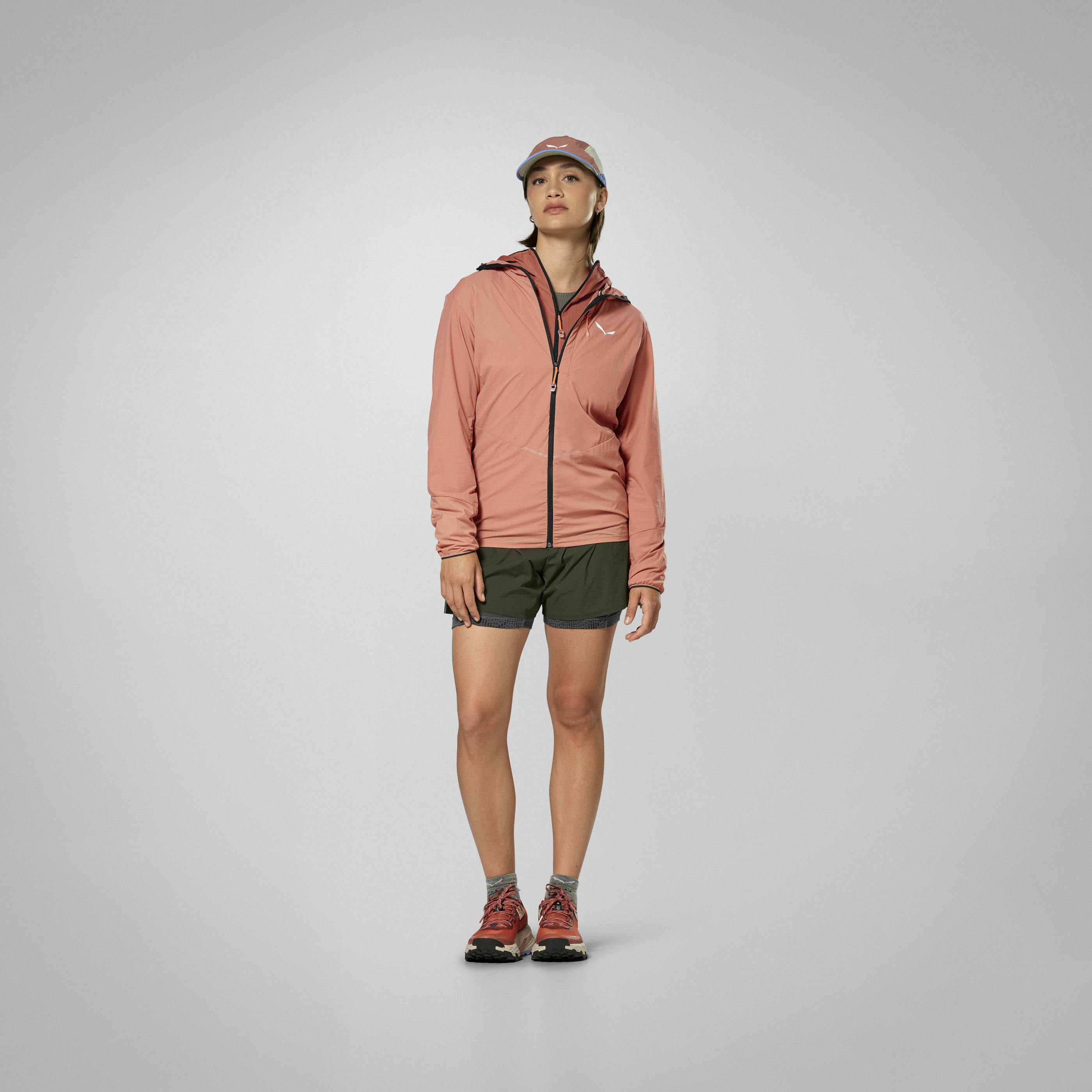 Pedroc Wind Light Hooded Jacket Women on_body image