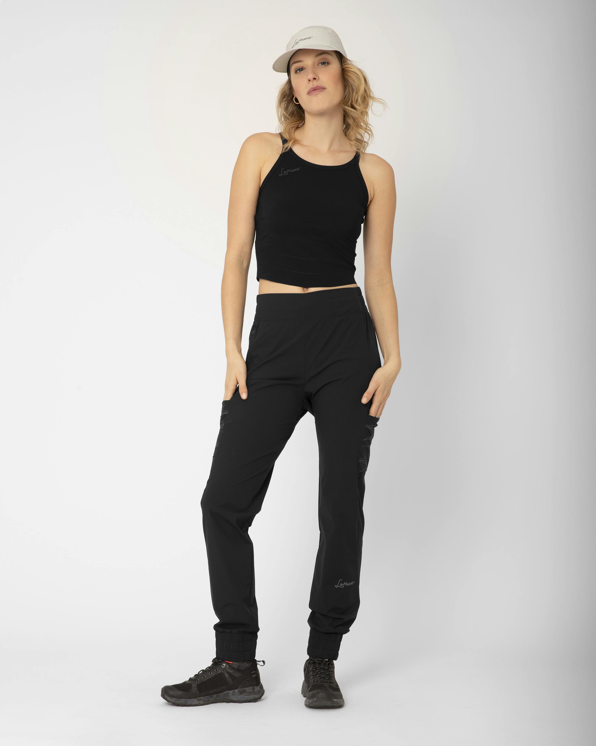 Federica Hose  perspective_view image