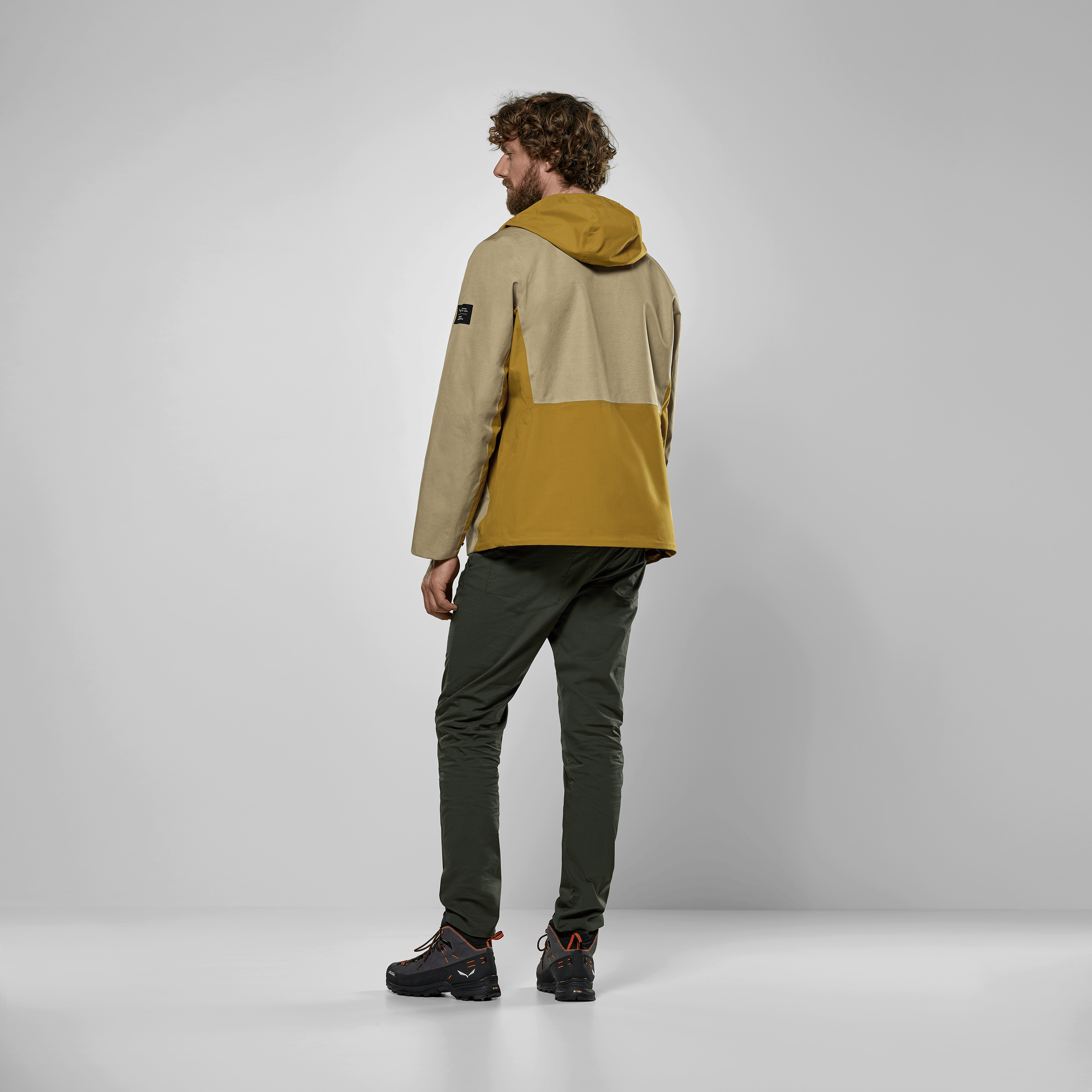 Fanes Hemp Powertex 3 Layers Softshell Giacca Uomo on_body image