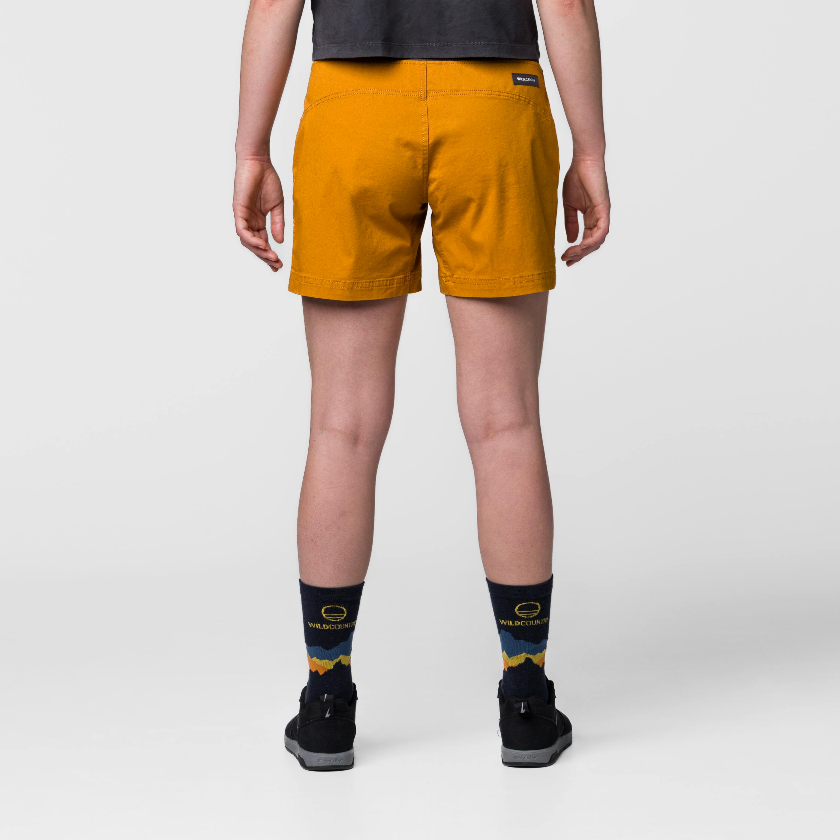 Session 2 Damen Shorts  on_body image