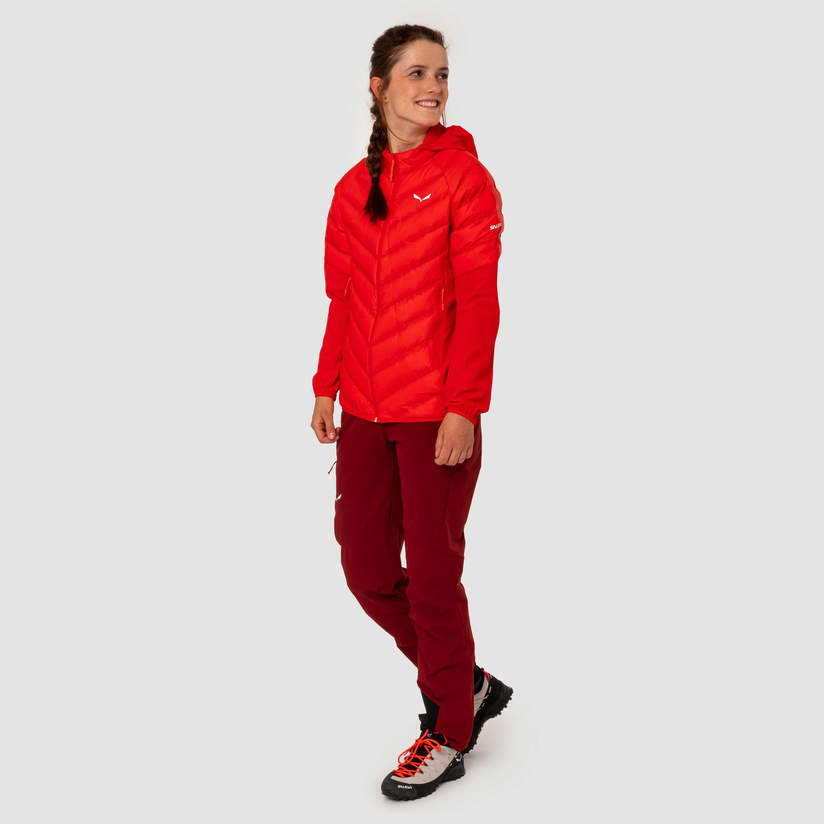 Agner Hybrid Daunenjacke Damen on_body image