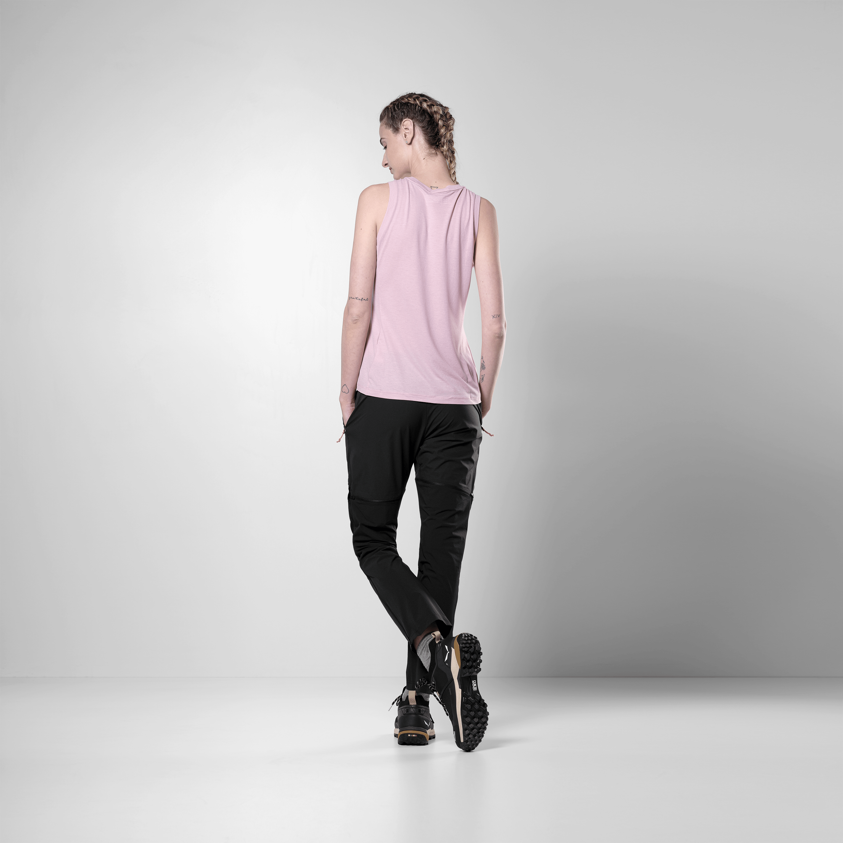 Puez Dry Tank Top Women on_body image