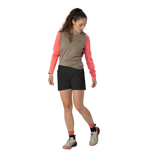 Shorts Traverse Hybrid donna on_body image