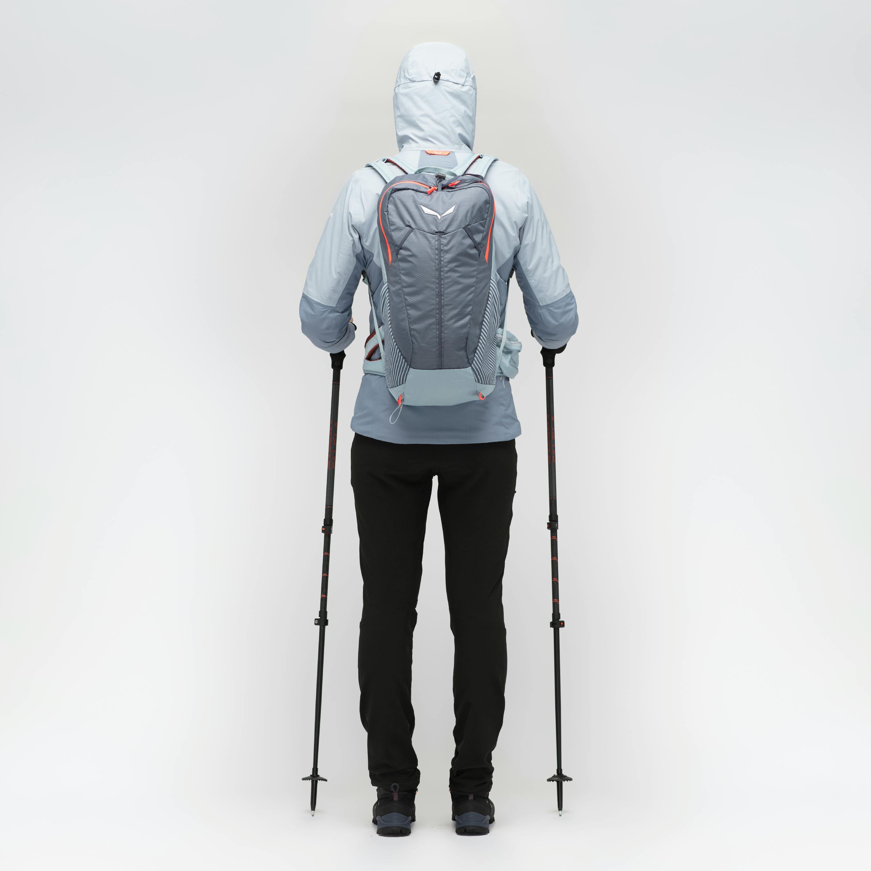 Carbonium Tour Poles on_body image