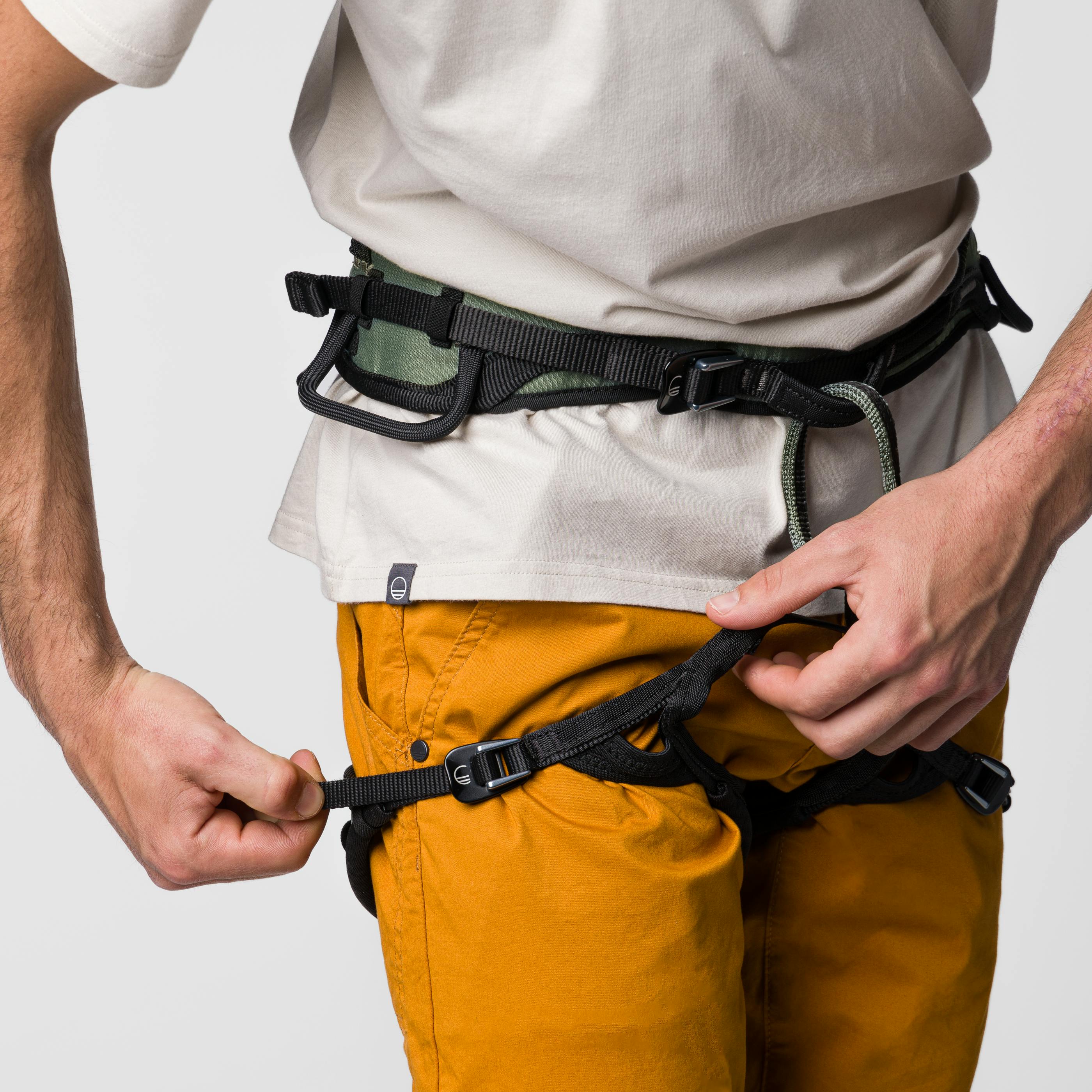 Session 2.0 Men's Harness on_body image