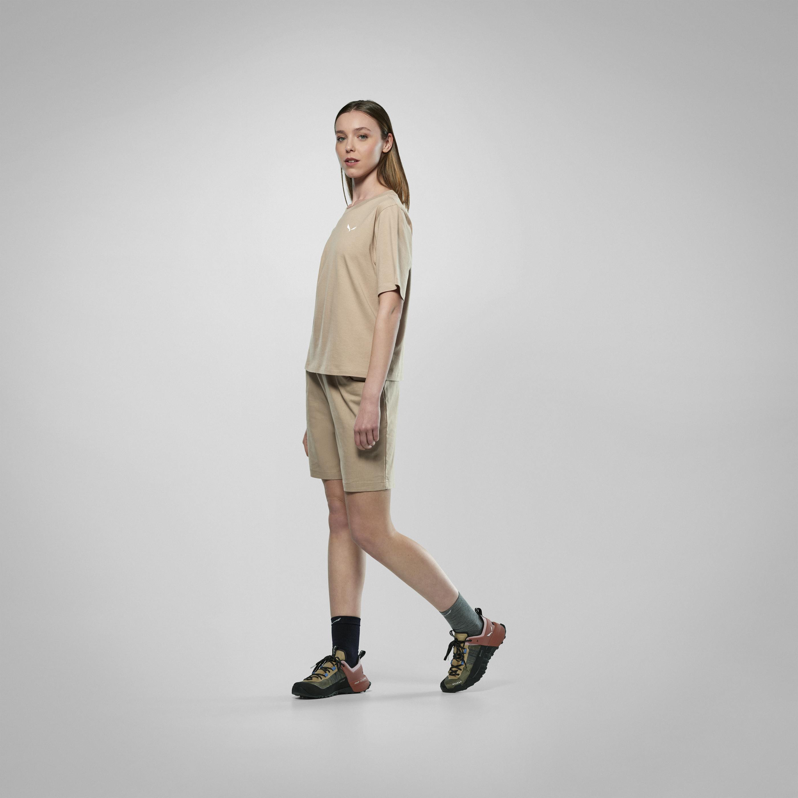 Eagle Sunset Maglietta Loose Donna  on_body image